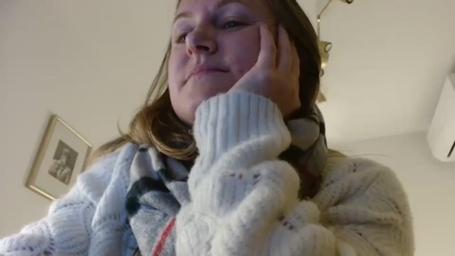 Gallery image thumbnail from JustLily's myfreecams stream on, 10/19/2023, 24:04 image 7 of 20
