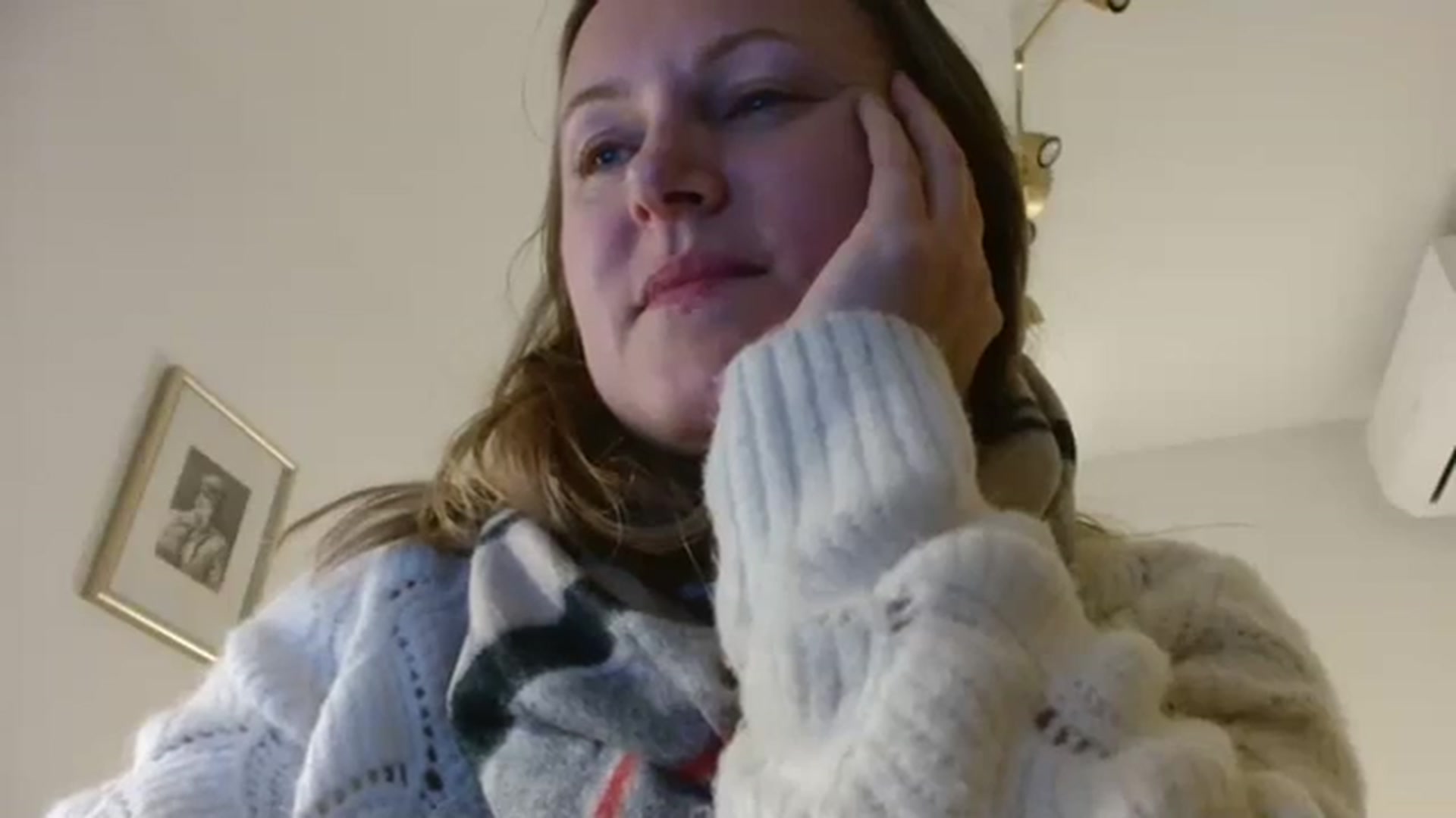 Gallery image thumbnail from JustLily's myfreecams stream on, 10/19/2023, 24:04 image 13 of 20