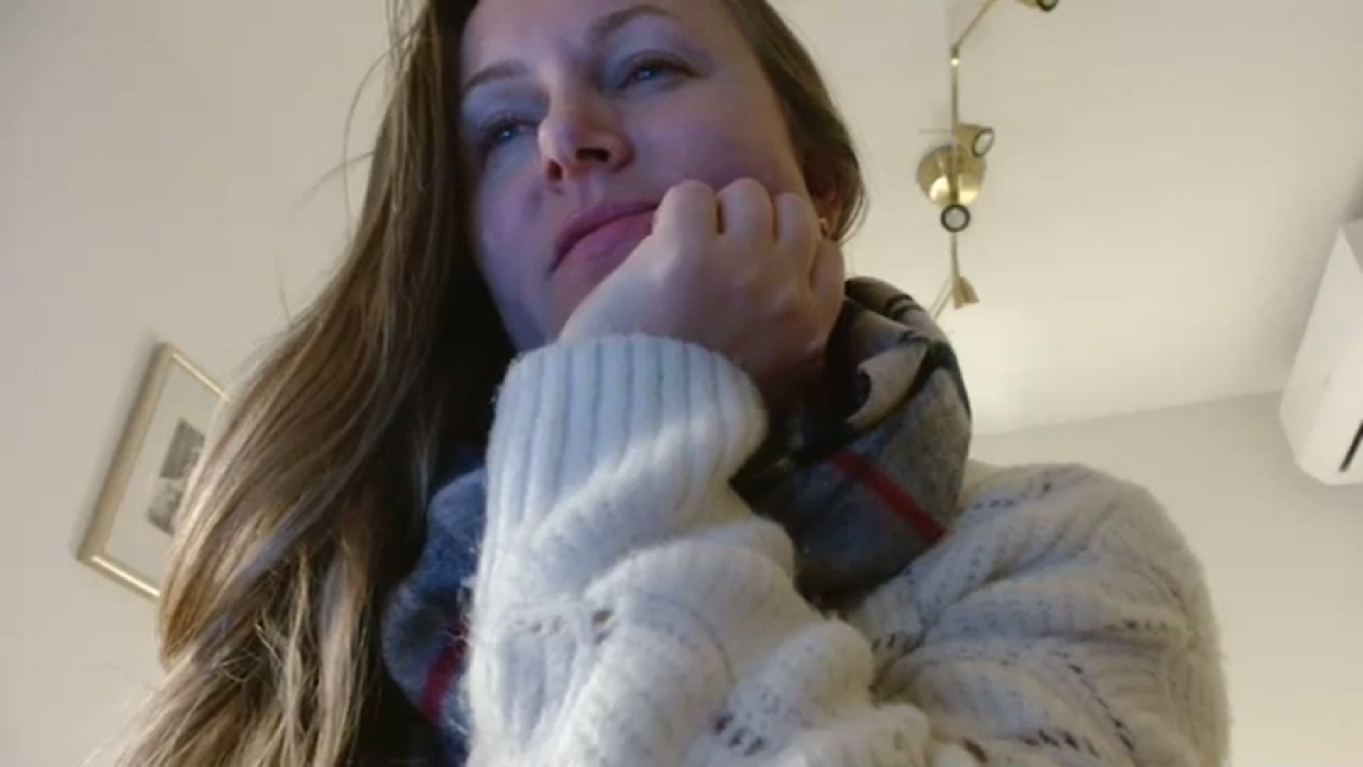 Gallery image thumbnail from JustLily's myfreecams stream on, 10/19/2023, 02:07 image 2 of 20