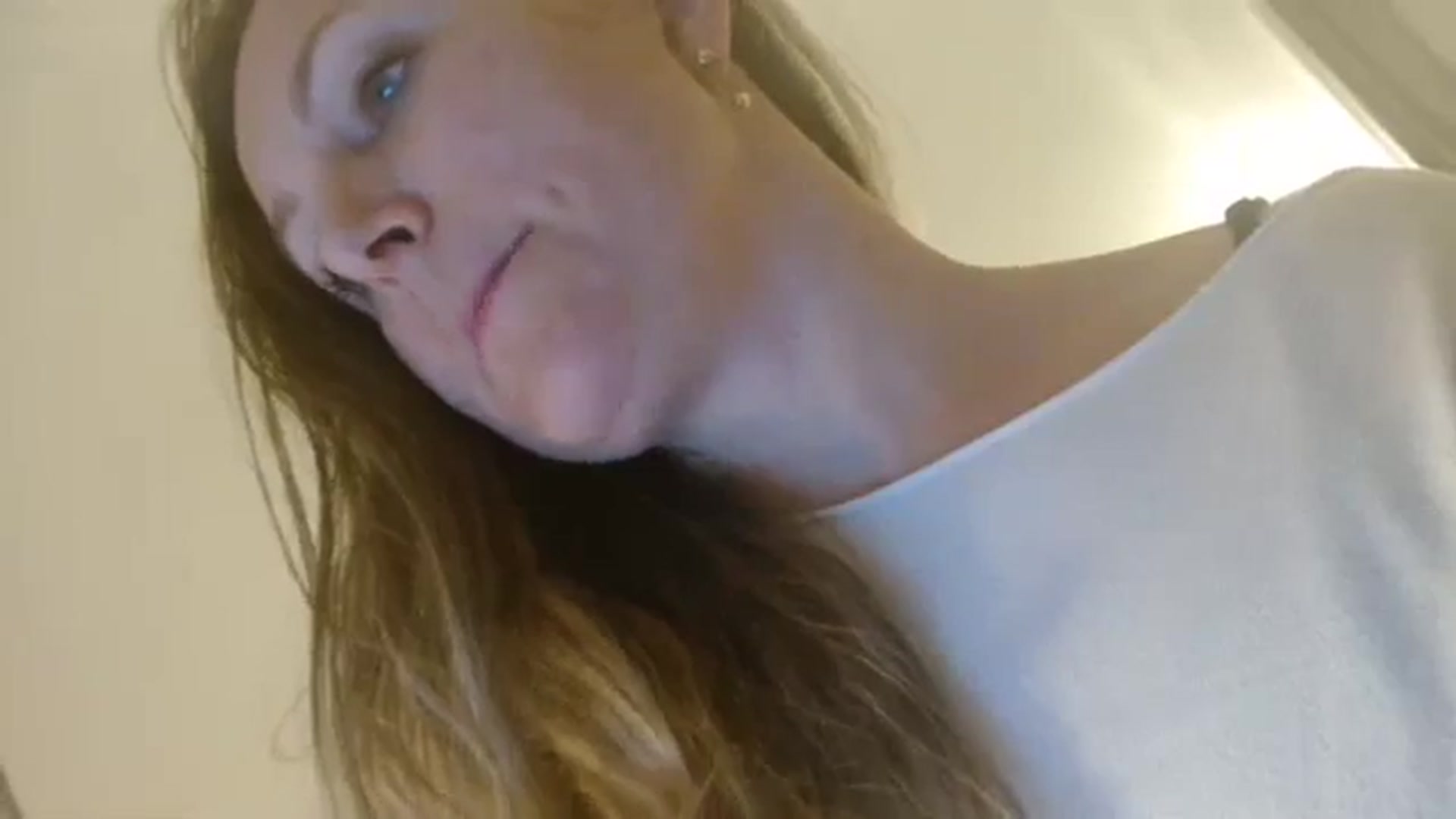 Gallery image thumbnail from JustLily's myfreecams stream on, 10/23/2023, 21:53 image 7 of 20
