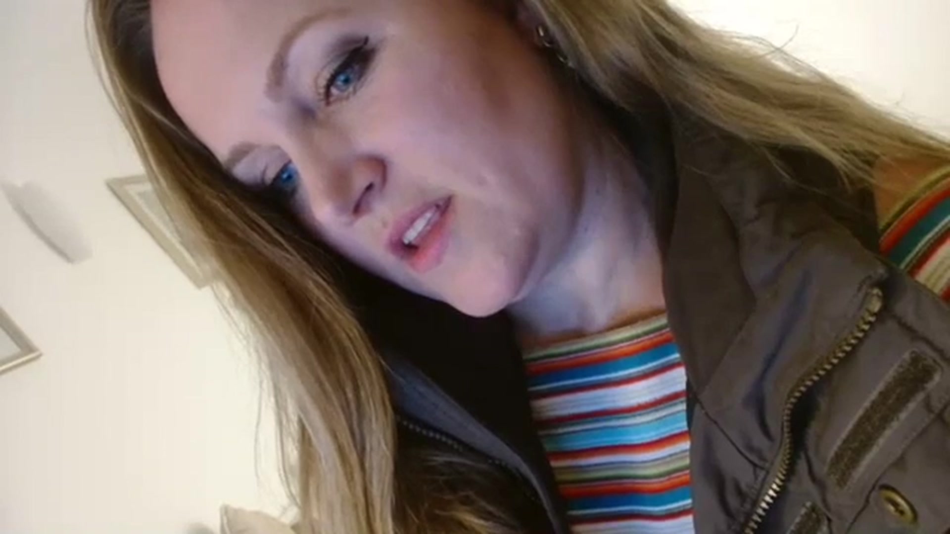 Gallery image thumbnail from JustLily's myfreecams stream on, 10/25/2023, 20:37 image 6 of 20