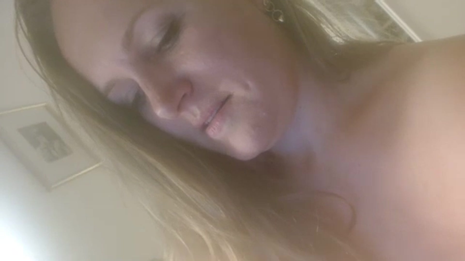 Gallery image thumbnail from JustLily's myfreecams stream on, 10/27/2023, 17:33 image 8 of 20