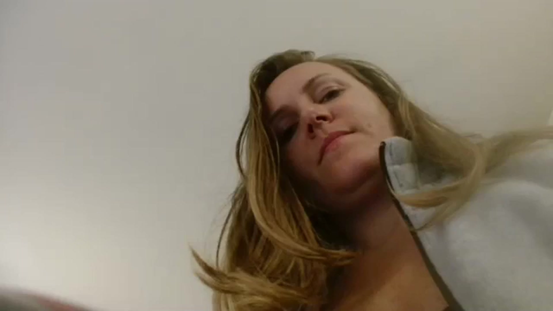 Gallery image thumbnail from JustLily's myfreecams stream on, 11/10/2023, 24:06 image 8 of 20
