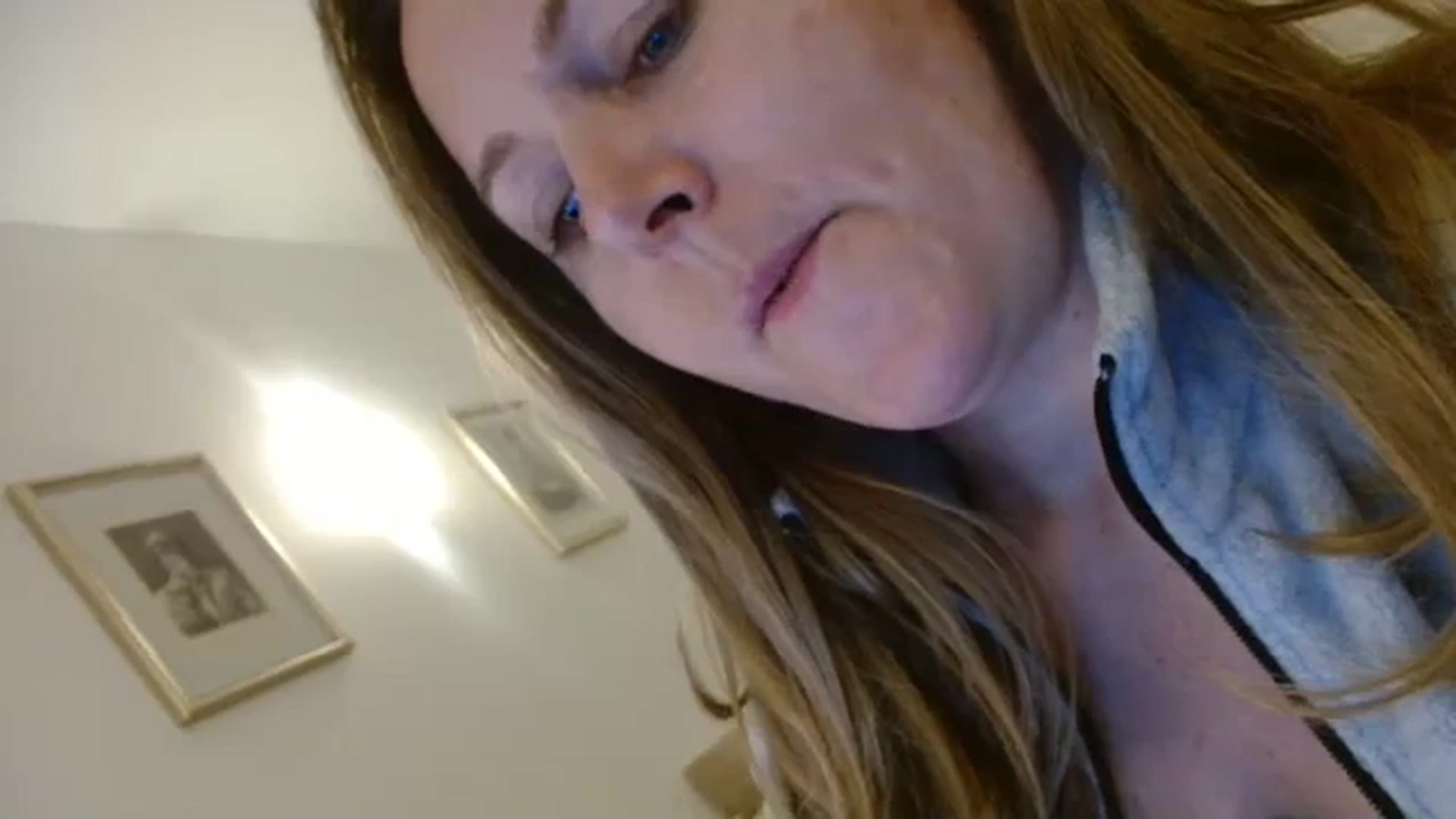 Gallery image thumbnail from JustLily's myfreecams stream on, 11/10/2023, 24:06 image 12 of 20