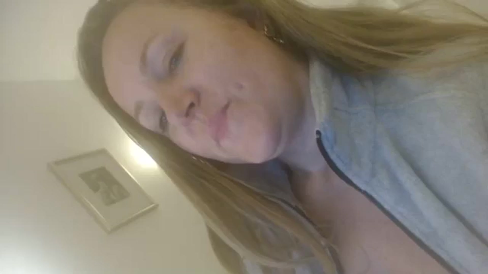 Gallery image thumbnail from JustLily's myfreecams stream on, 11/10/2023, 24:06 image 1 of 20