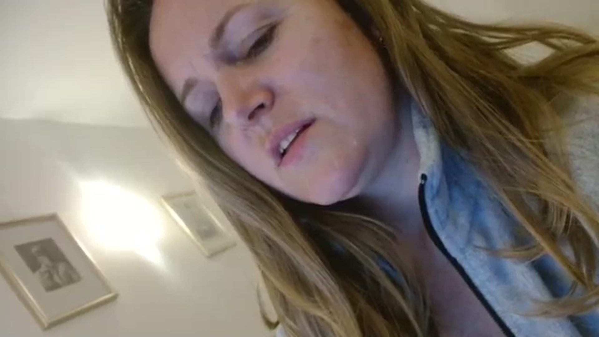 Gallery image thumbnail from JustLily's myfreecams stream on, 11/10/2023, 24:06 image 13 of 20