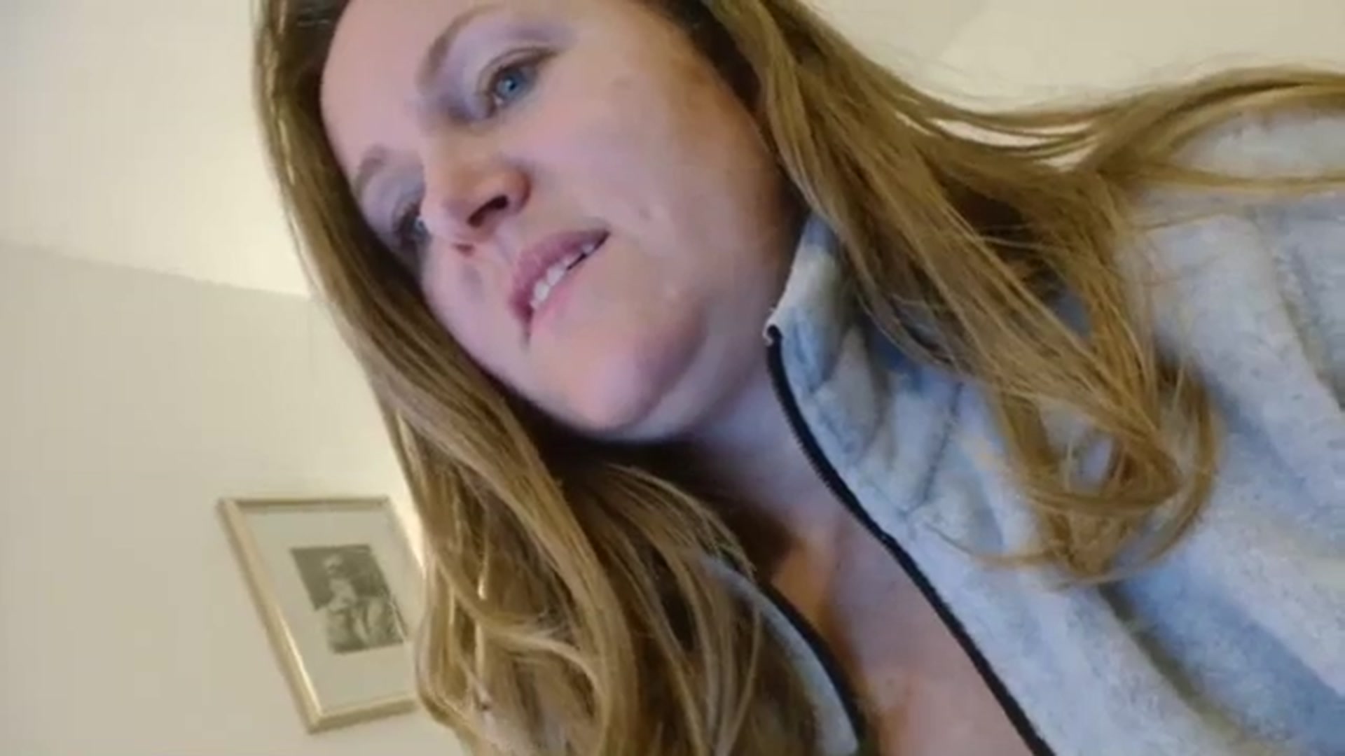 Gallery image thumbnail from JustLily's myfreecams stream on, 11/10/2023, 24:06 image 18 of 20