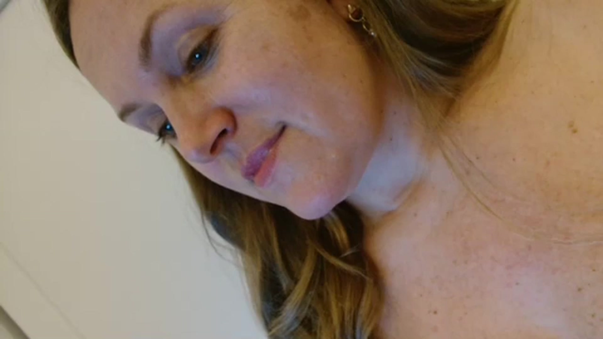 Gallery image thumbnail from JustLily's myfreecams stream on, 11/10/2023, 23:38 image 12 of 20