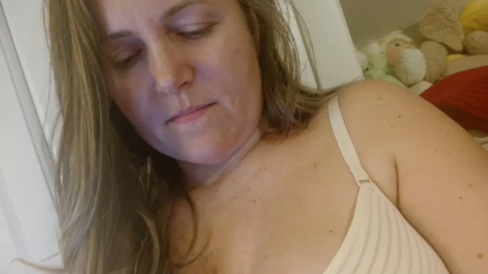 Gallery image thumbnail from JustLily's myfreecams stream on, 11/20/2023, 15:23 image 20 of 20
