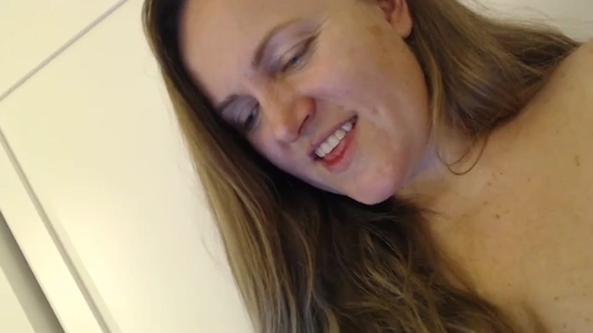Gallery image thumbnail from JustLily's myfreecams stream on, 12/05/2023, 23:05 image 17 of 20