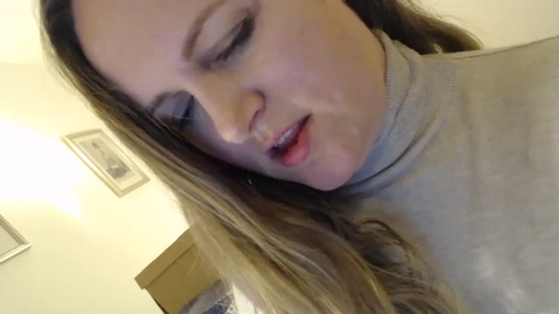Gallery image thumbnail from JustLily's myfreecams stream on, 12/08/2023, 23:48 image 18 of 20