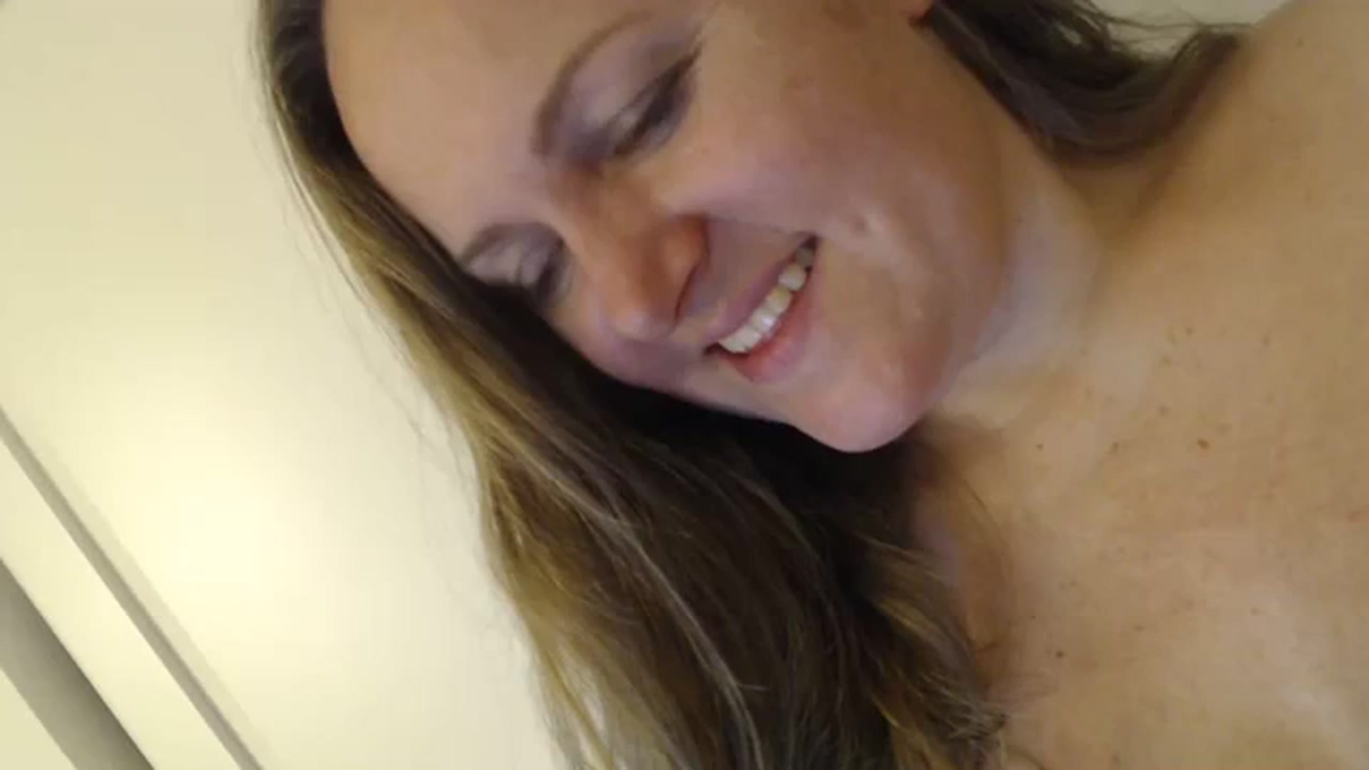 Gallery image thumbnail from JustLily's myfreecams stream on, 12/11/2023, 23:48 image 5 of 20