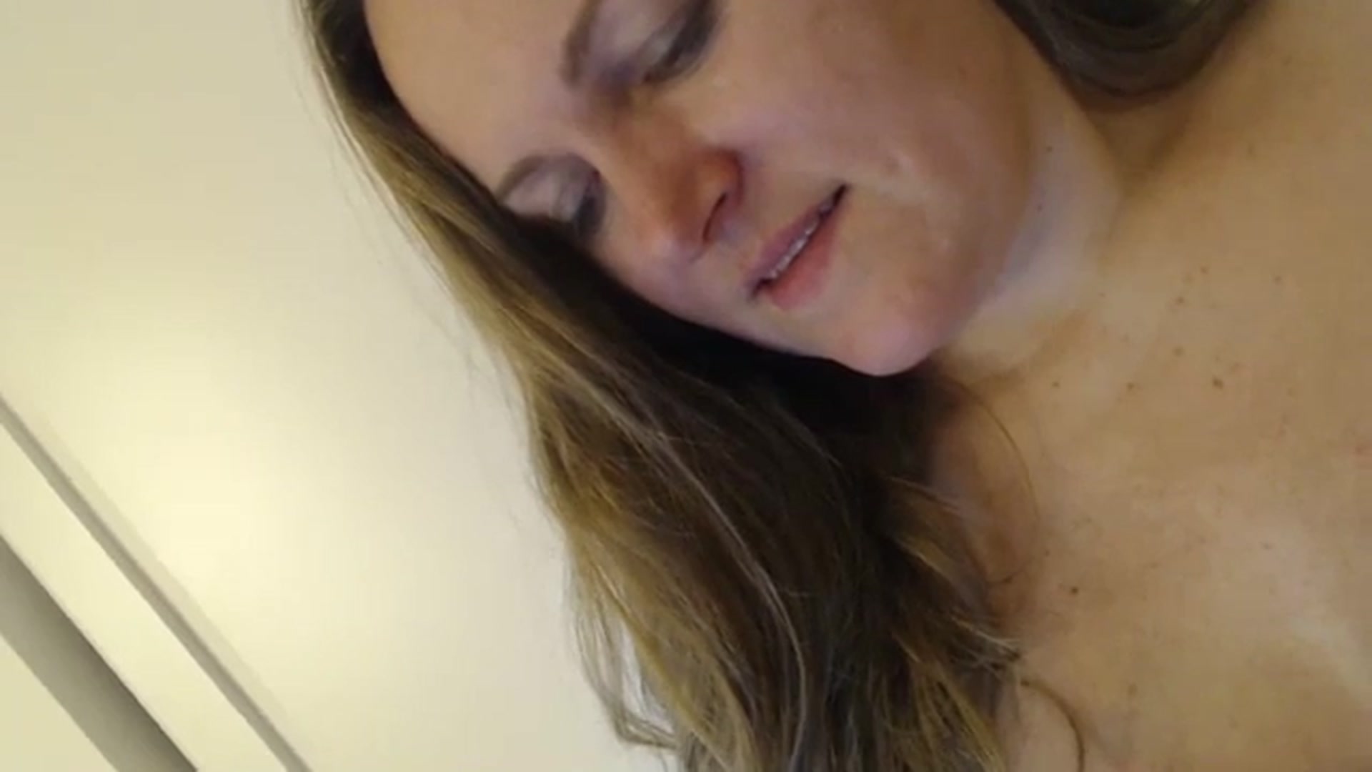 Gallery image thumbnail from JustLily's myfreecams stream on, 12/11/2023, 23:48 image 6 of 20