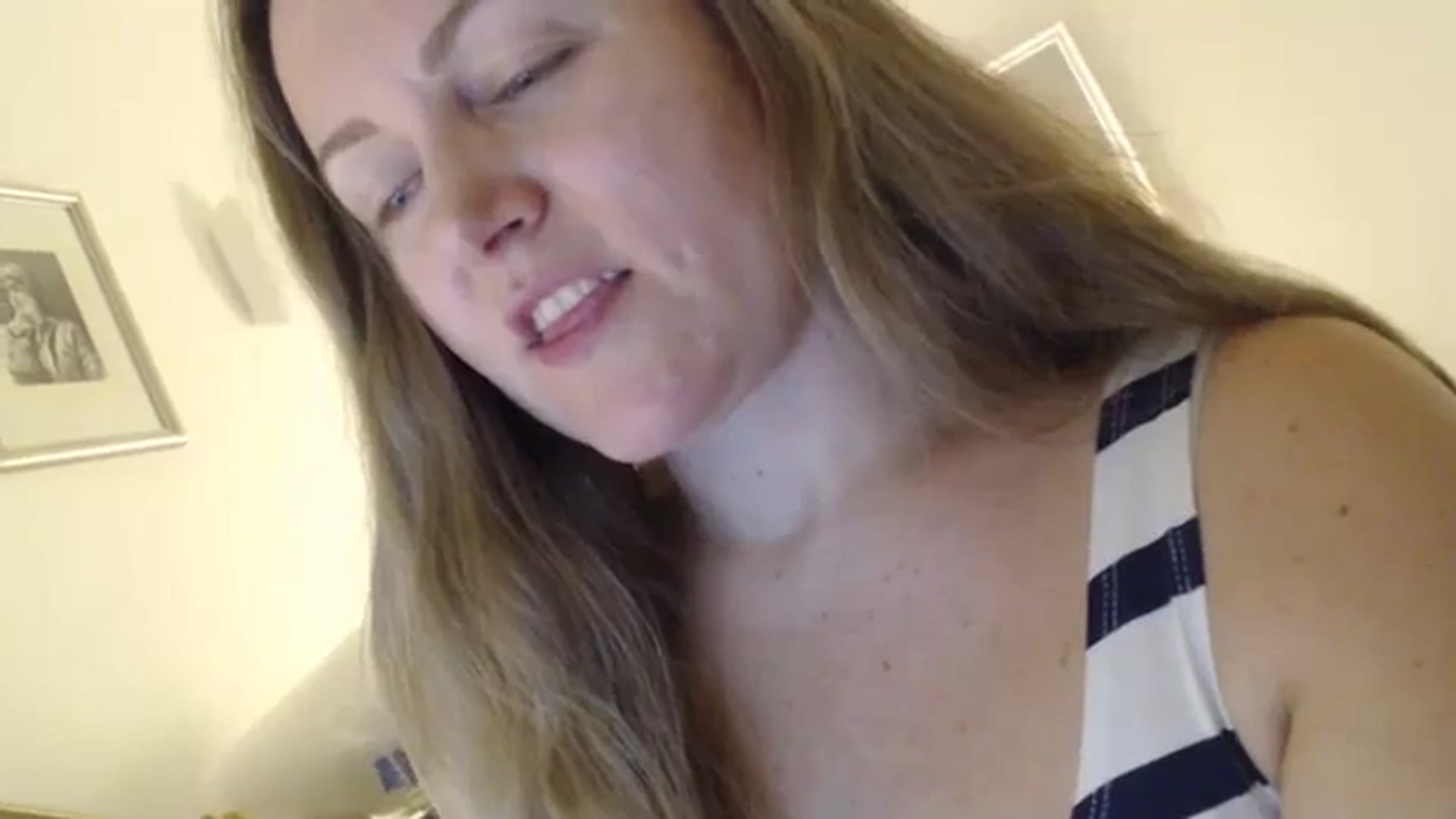 Gallery image thumbnail from JustLily's myfreecams stream on, 12/15/2023, 17:38 image 3 of 20