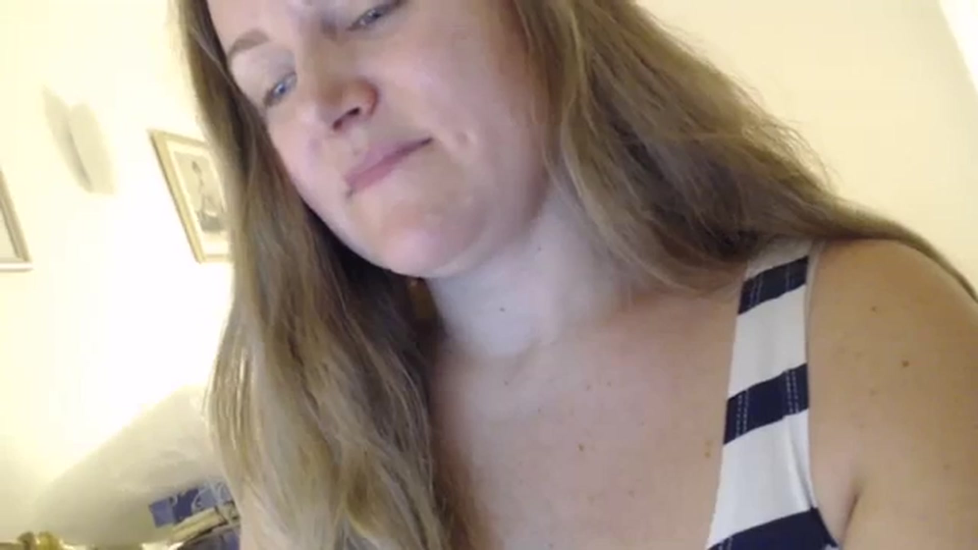 Gallery image thumbnail from JustLily's myfreecams stream on, 12/15/2023, 17:38 image 4 of 20