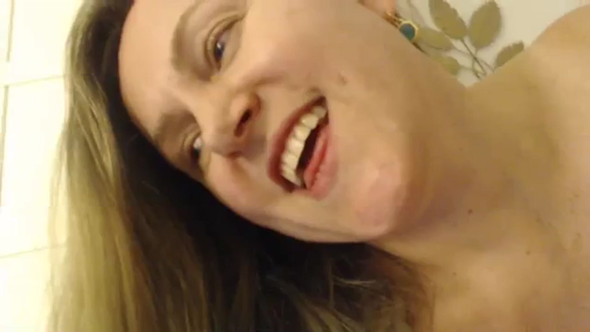 Gallery image thumbnail from JustLily's myfreecams stream on, 12/15/2023, 19:23 image 2 of 20