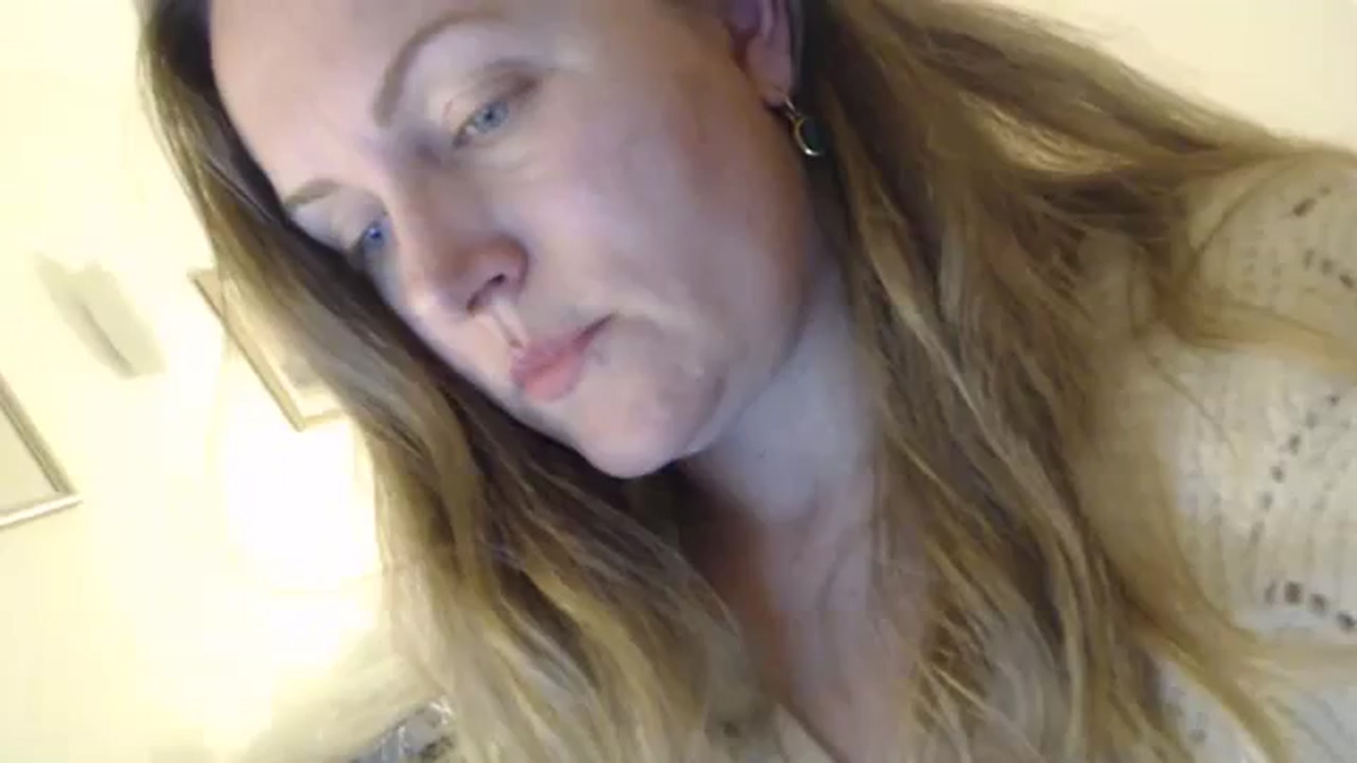 Gallery image thumbnail from JustLily's myfreecams stream on, 12/15/2023, 23:49 image 1 of 20
