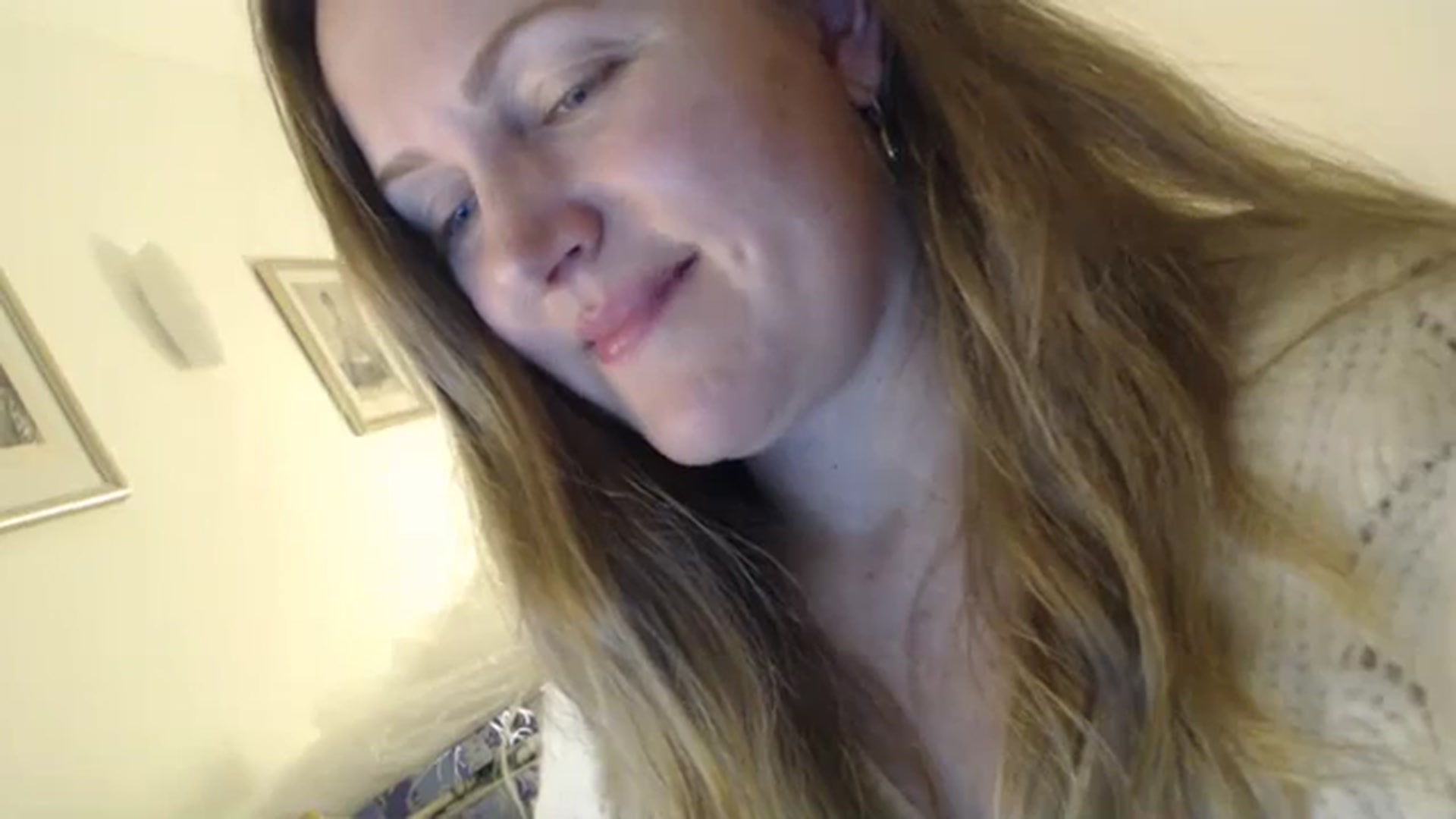 Gallery image thumbnail from JustLily's myfreecams stream on, 12/15/2023, 23:49 image 10 of 20