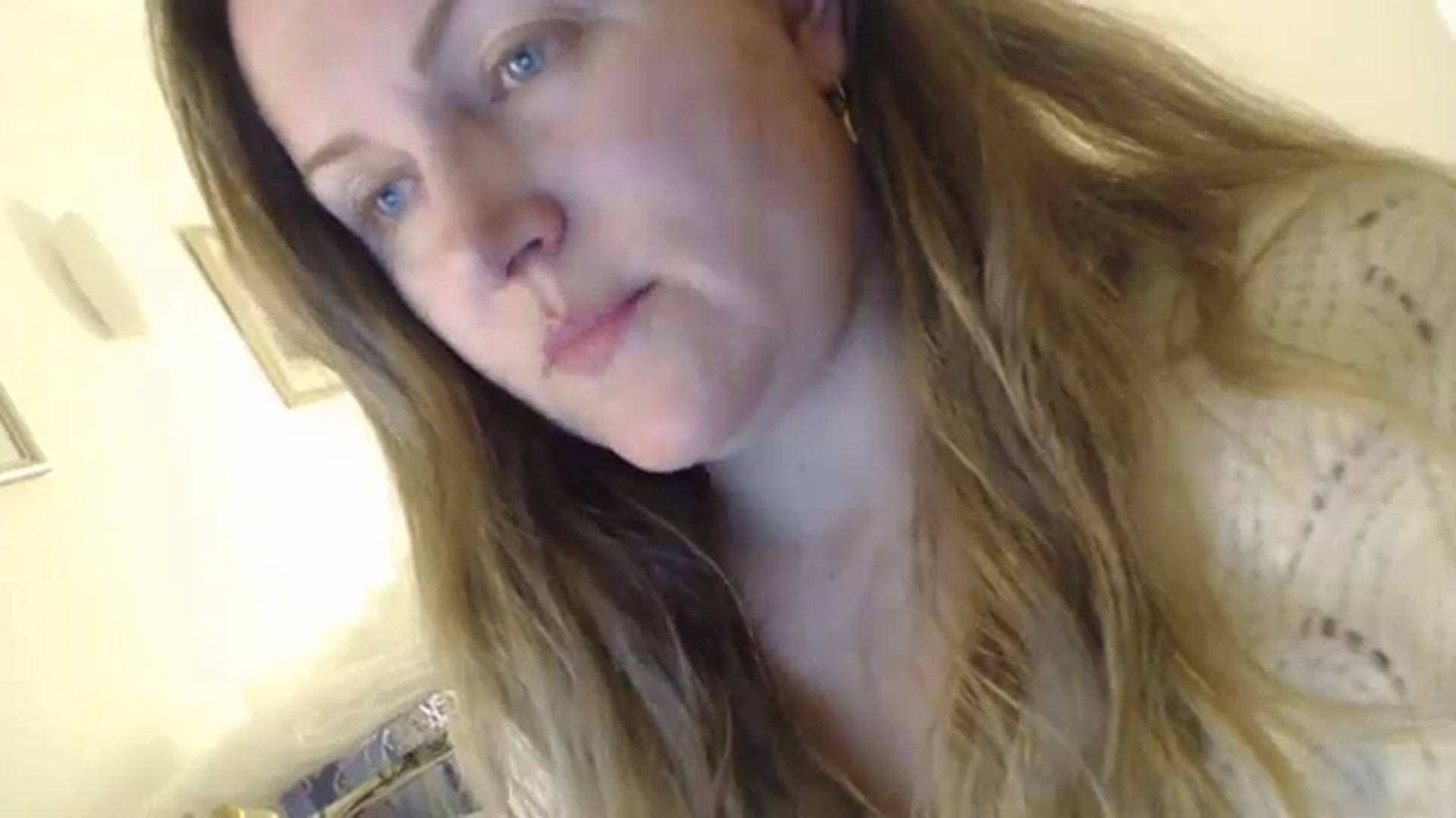Gallery image thumbnail from JustLily's myfreecams stream on, 12/15/2023, 23:49 image 2 of 20