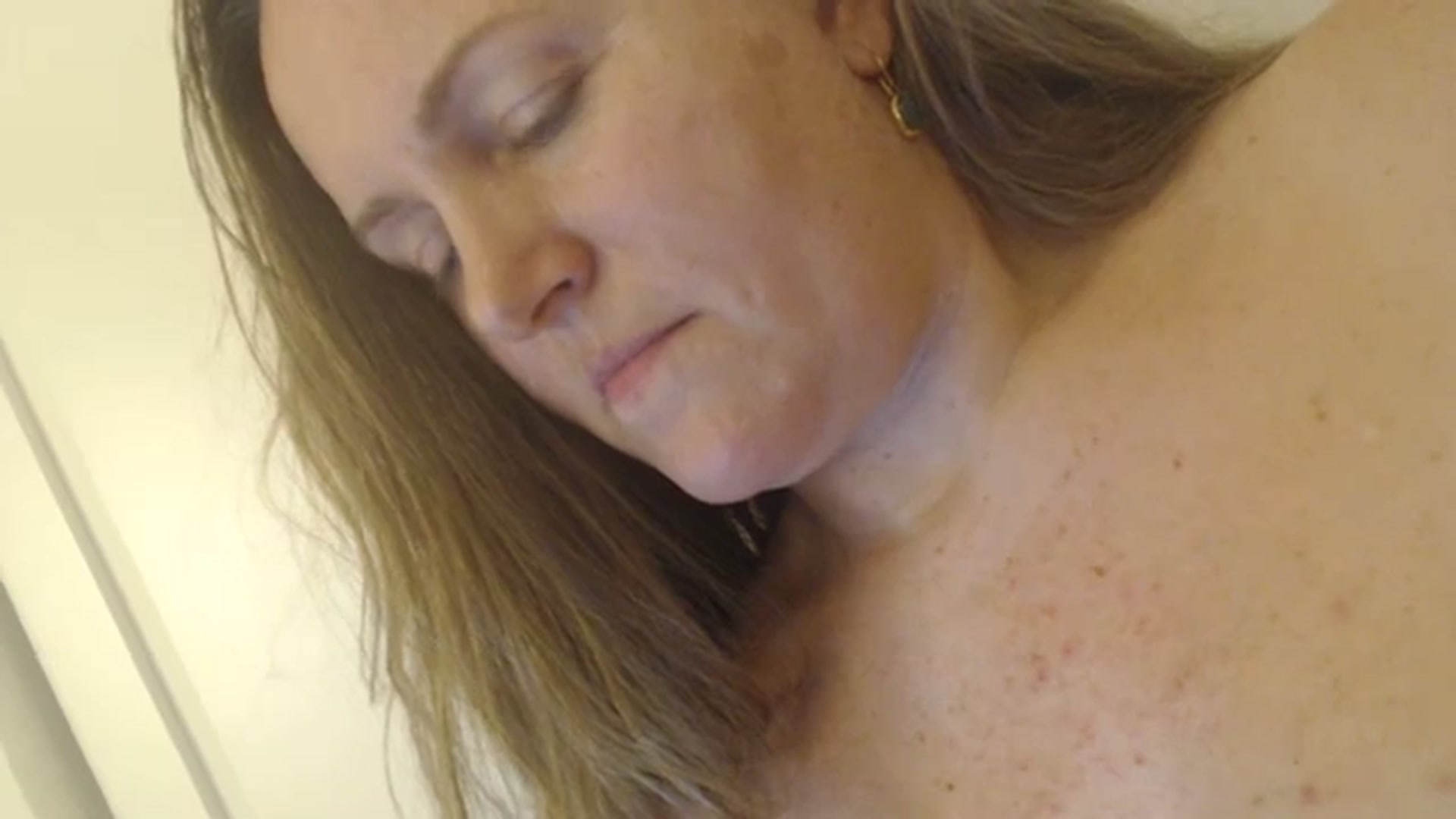 Gallery image thumbnail from JustLily's myfreecams stream on, 12/18/2023, 17:57 image 14 of 20