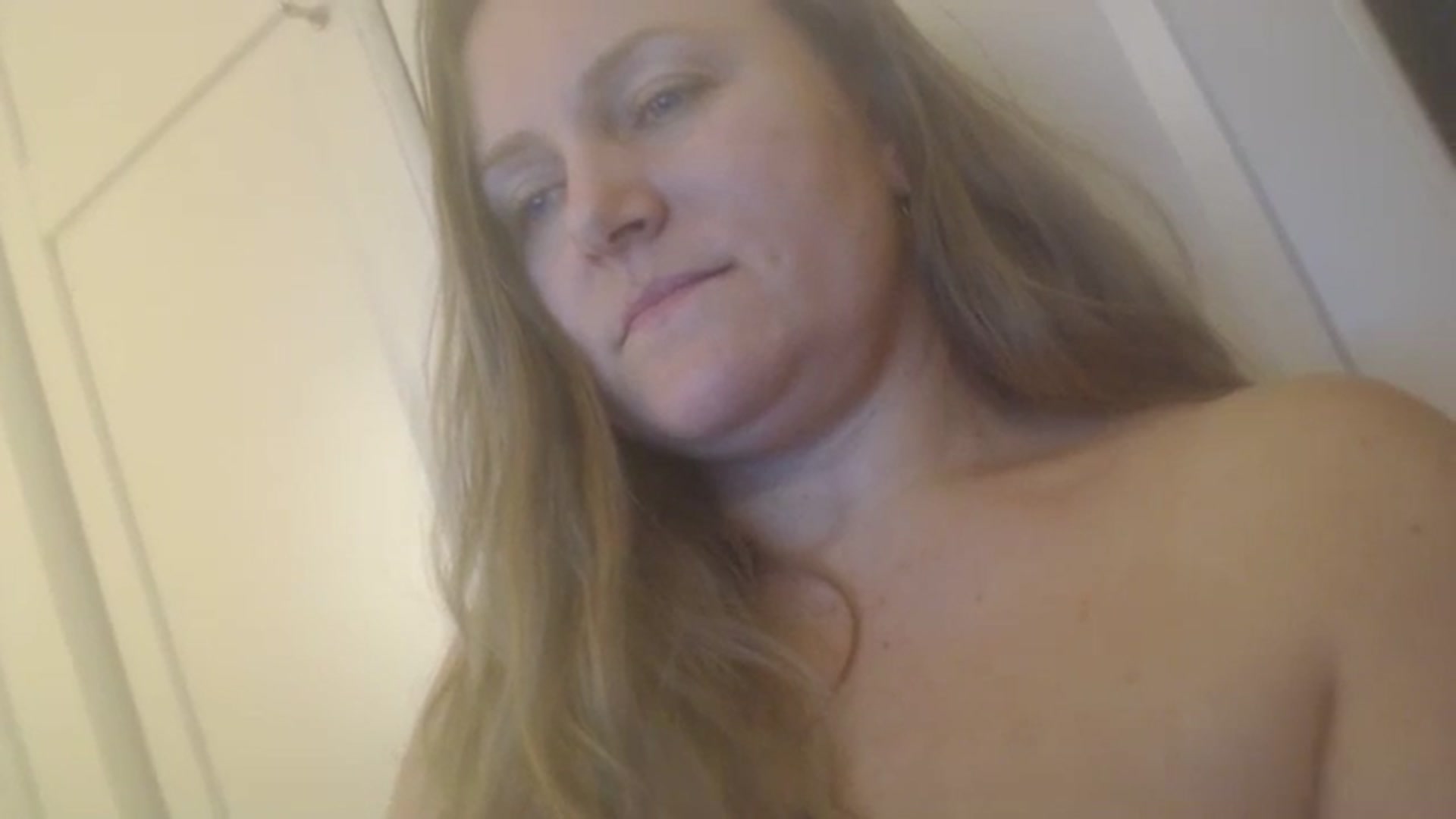Gallery image thumbnail from JustLily's myfreecams stream on, 12/20/2023, 24:37 image 17 of 20