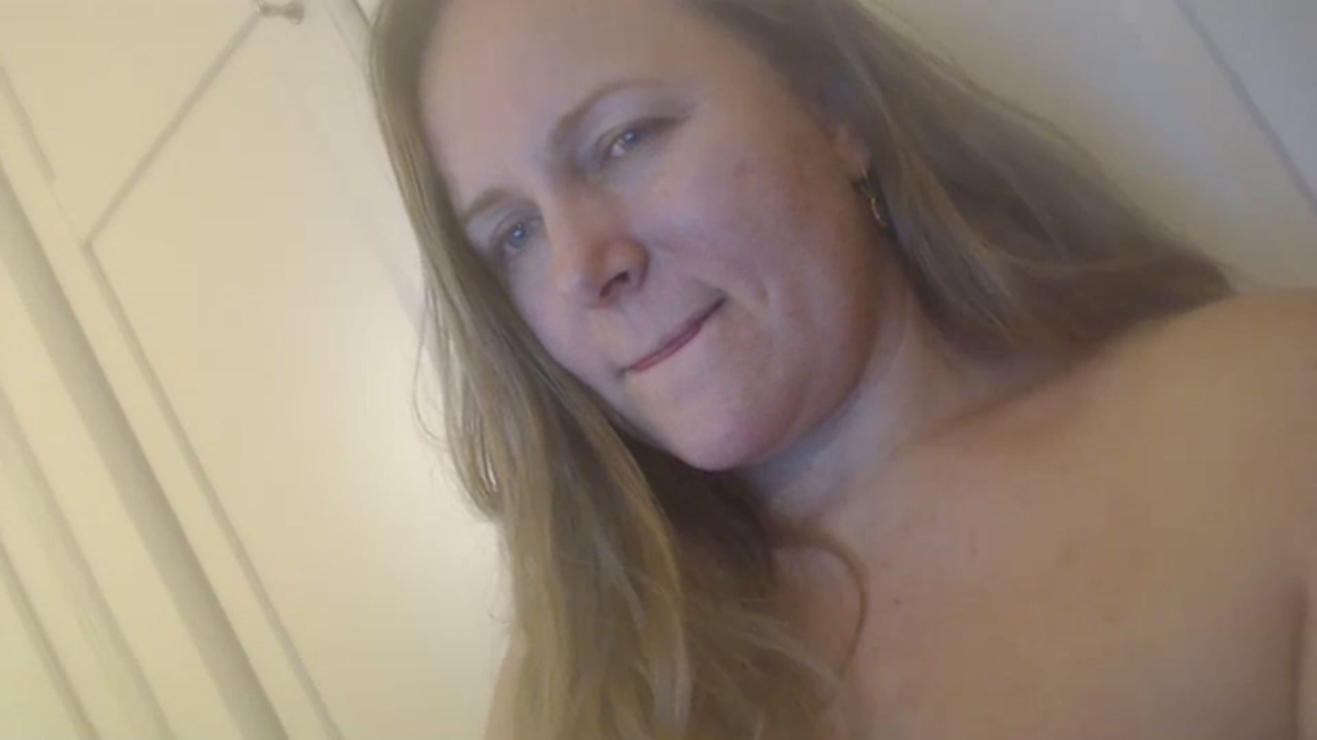 Gallery image thumbnail from JustLily's myfreecams stream on, 12/20/2023, 24:37 image 13 of 20