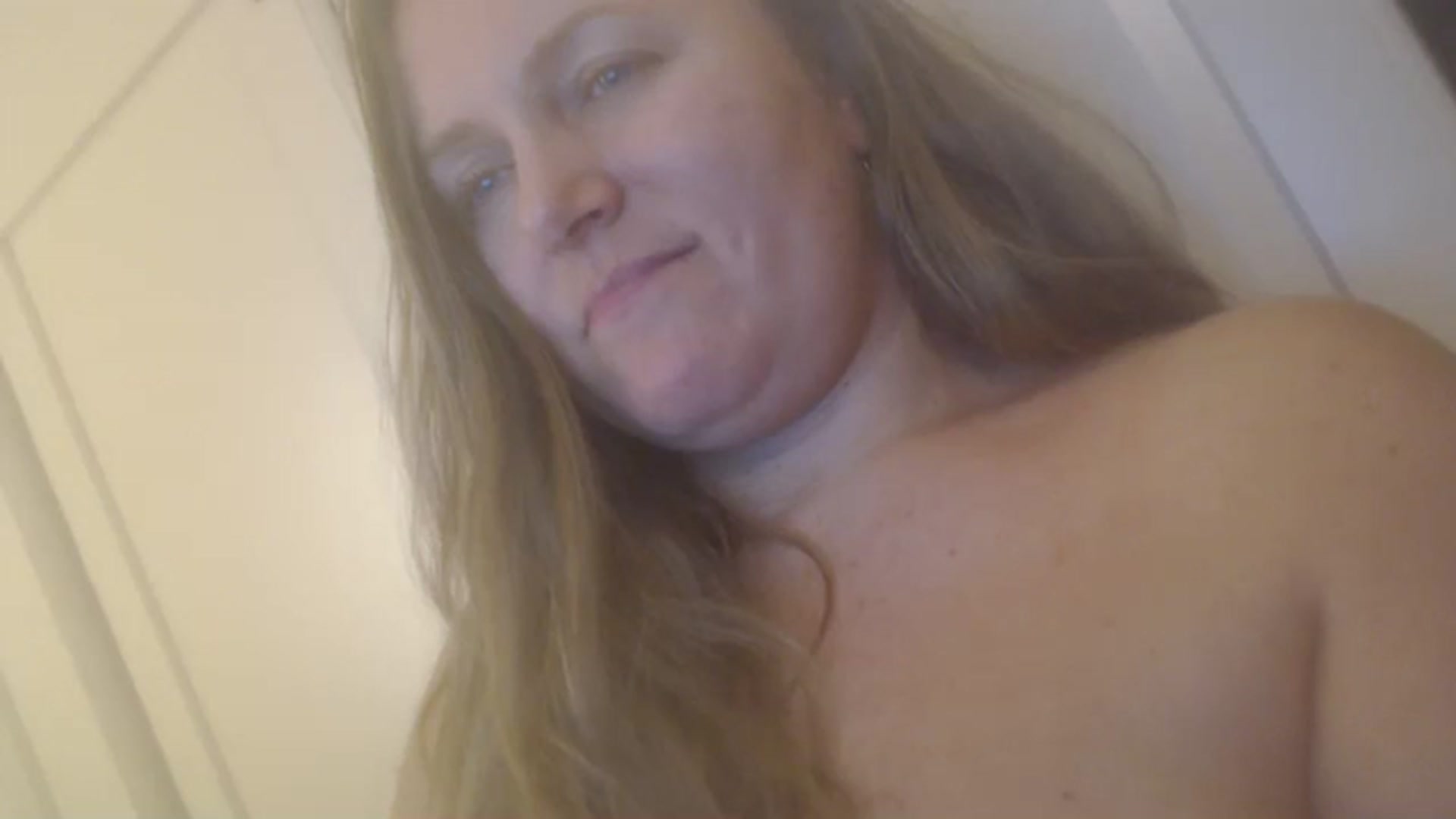 Gallery image thumbnail from JustLily's myfreecams stream on, 12/20/2023, 24:37 image 18 of 20