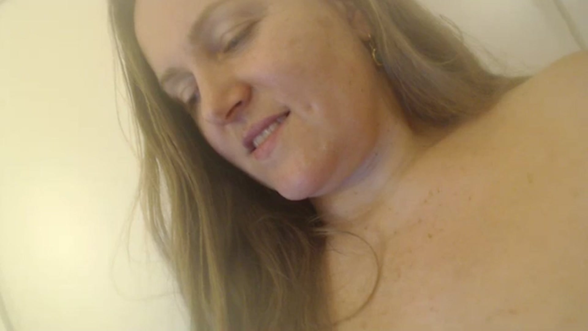 Gallery image thumbnail from JustLily's myfreecams stream on, 12/20/2023, 24:37 image 7 of 20