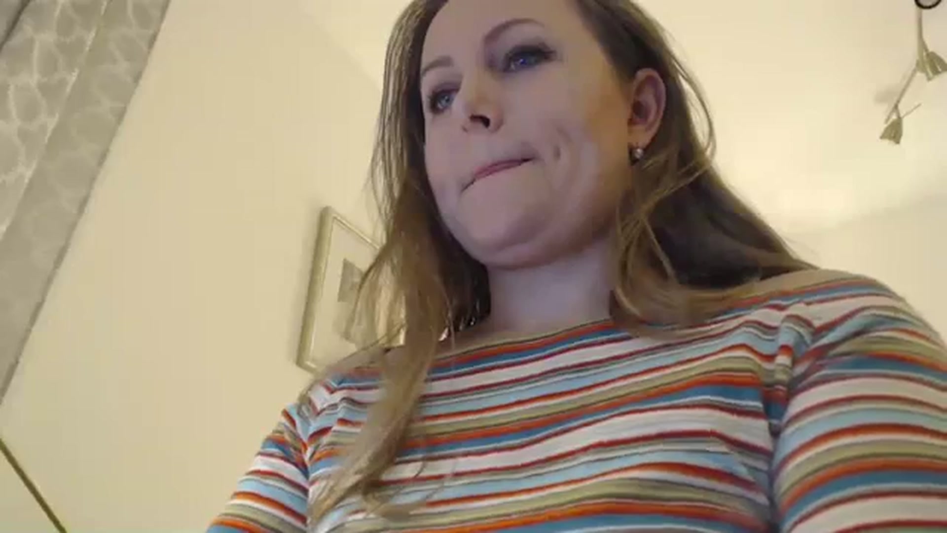 Gallery image thumbnail from JustLily's myfreecams stream on, 12/27/2023, 22:48 image 2 of 20