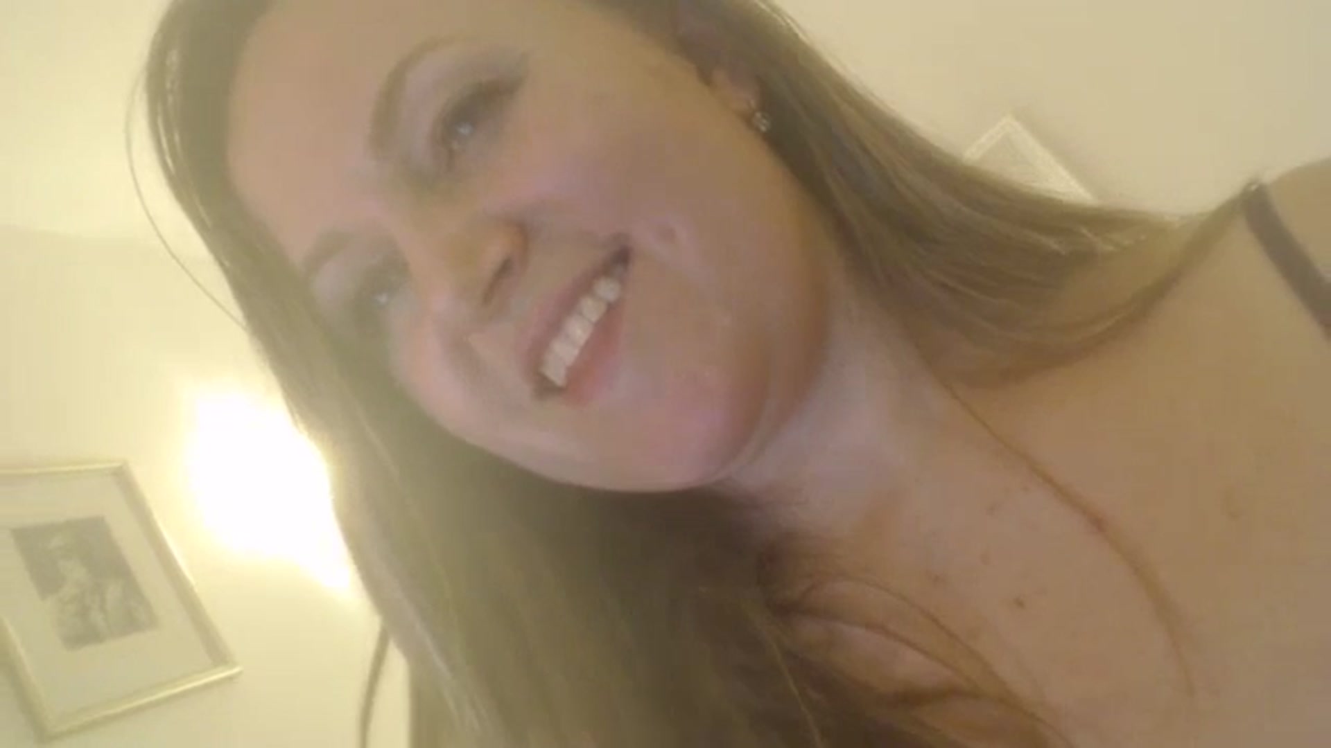 Gallery image thumbnail from JustLily's myfreecams stream on, 12/29/2023, 24:04 image 16 of 20