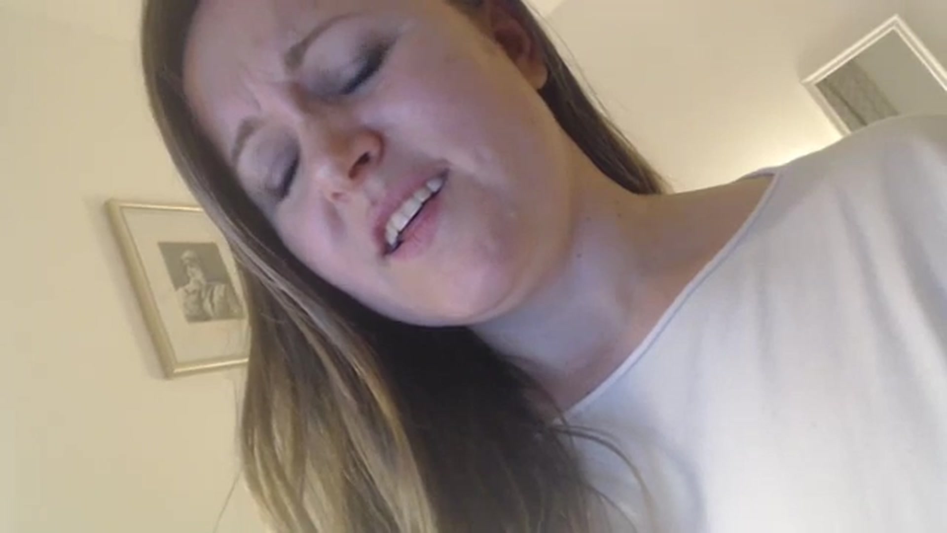 Gallery image thumbnail from JustLily's myfreecams stream on, 12/29/2023, 23:50 image 15 of 20