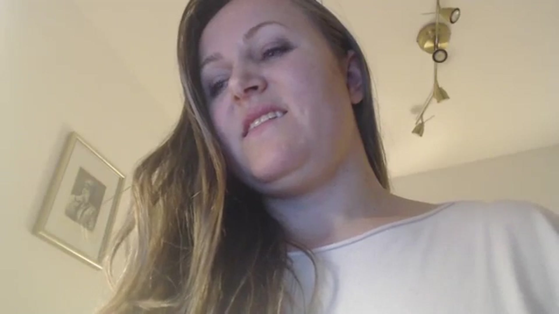 Gallery image thumbnail from JustLily's myfreecams stream on, 12/29/2023, 23:50 image 17 of 20