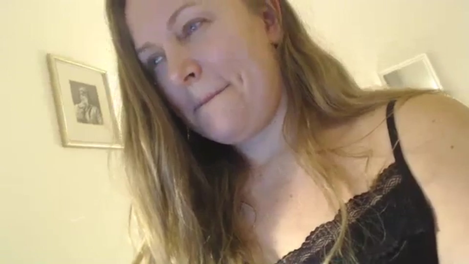 Gallery image thumbnail from JustLily's myfreecams stream on, 01/04/2024, 24:01 image 3 of 20