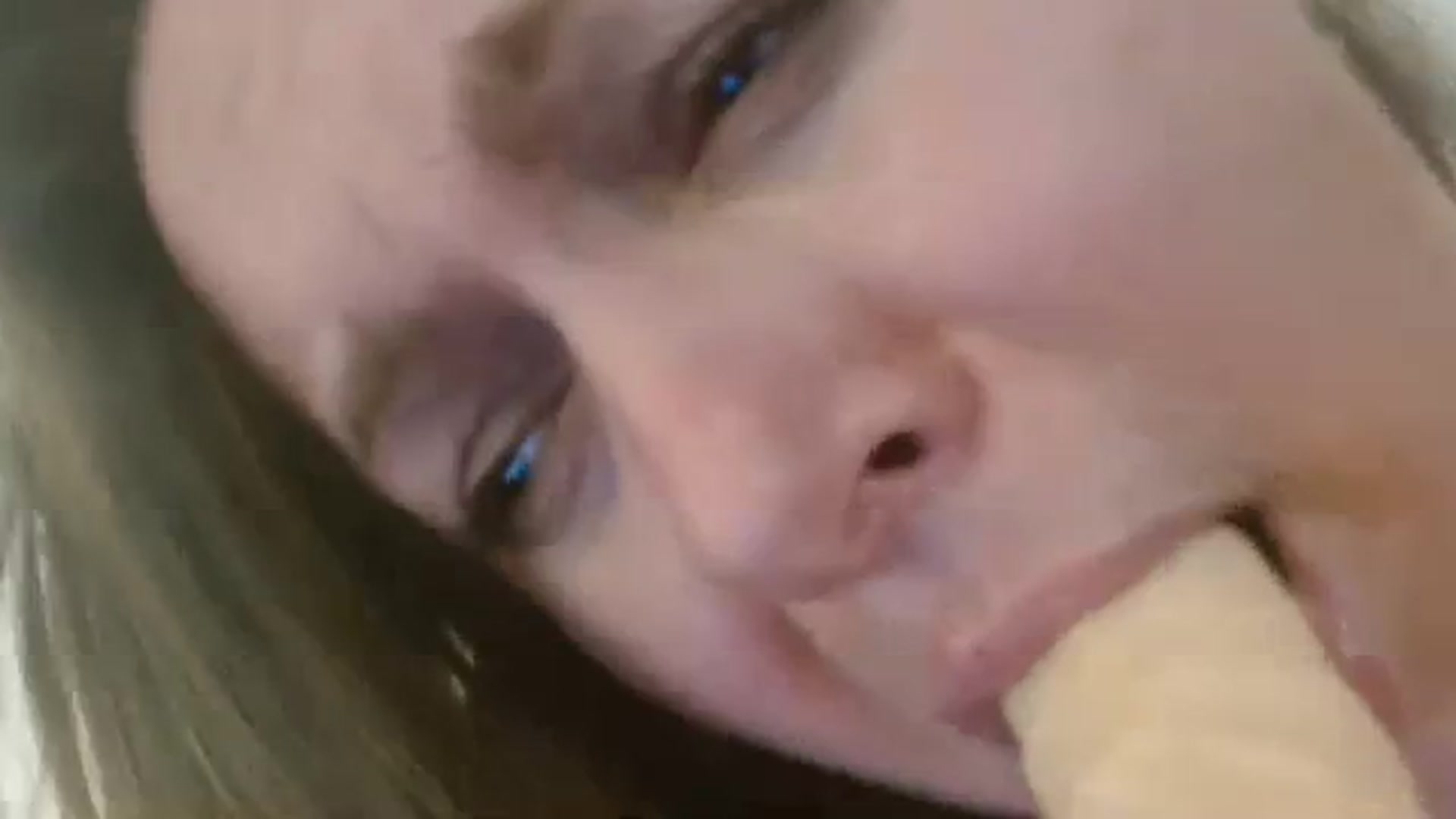 Gallery image thumbnail from JustLily's myfreecams stream on, 01/19/2024, 14:41 image 9 of 20