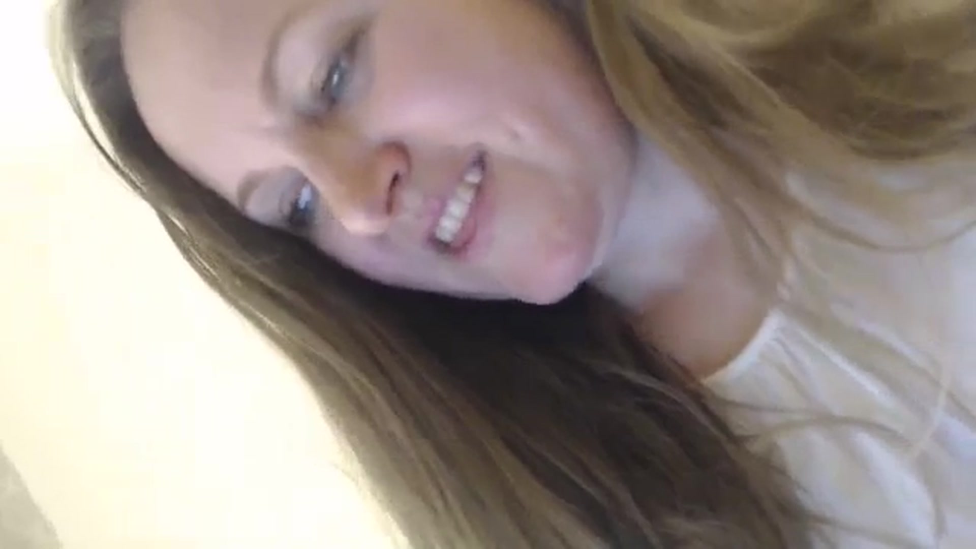 Gallery image thumbnail from JustLily's myfreecams stream on, 03/04/2024, 16:05 image 12 of 20