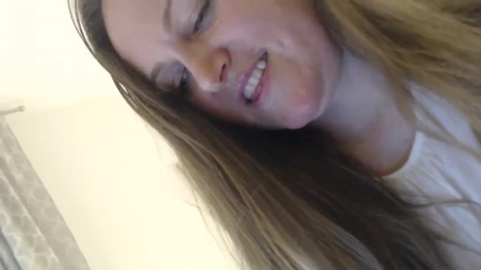 Gallery image thumbnail from JustLily's myfreecams stream on, 03/04/2024, 16:05 image 13 of 20