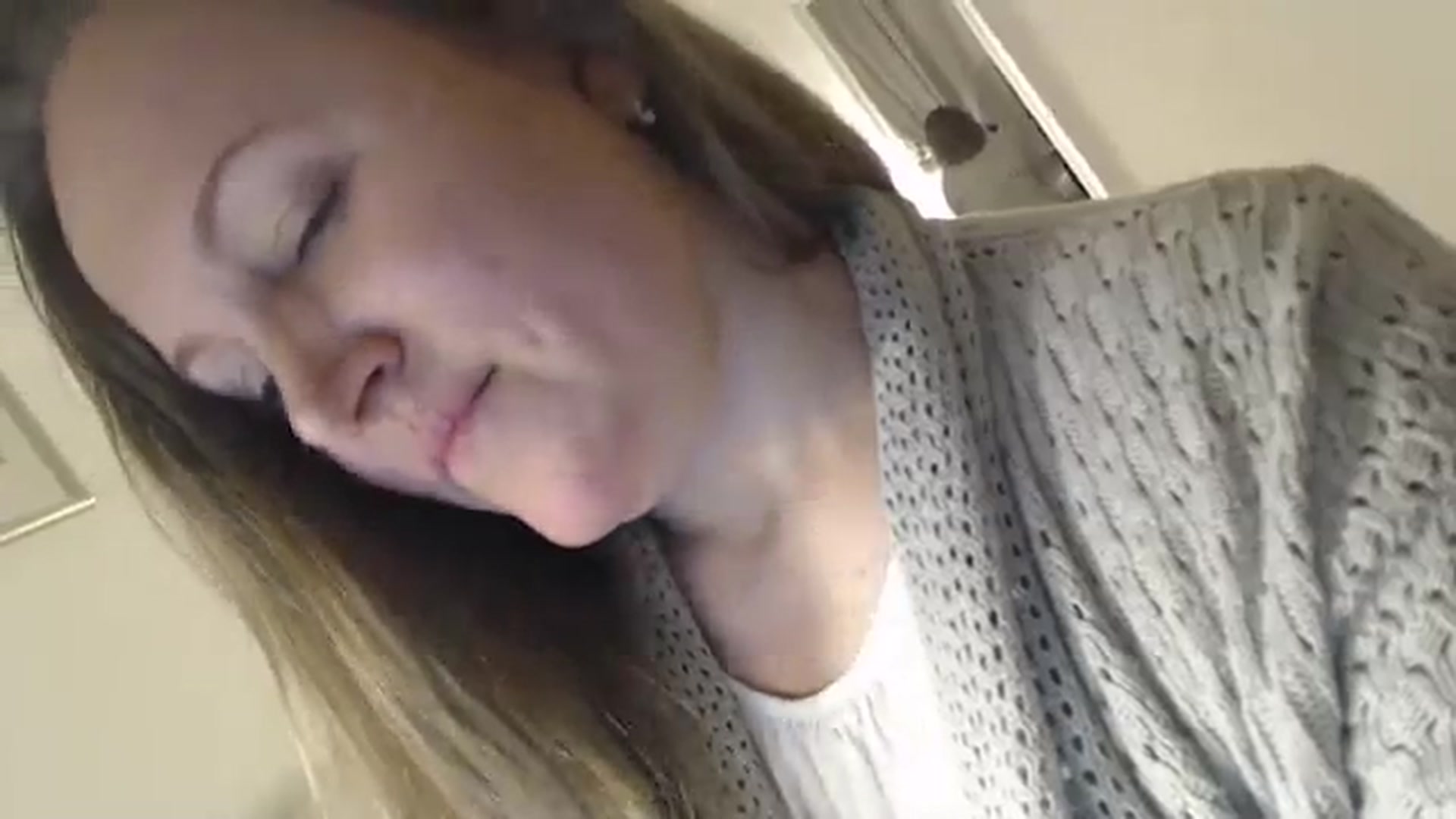 Gallery image thumbnail from JustLily's myfreecams stream on, 03/04/2024, 23:36 image 6 of 20