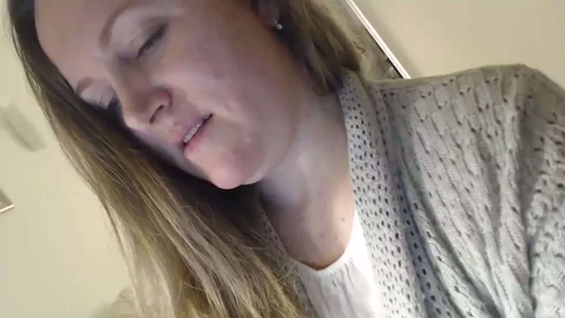 Gallery image thumbnail from JustLily's myfreecams stream on, 03/04/2024, 23:36 image 9 of 20