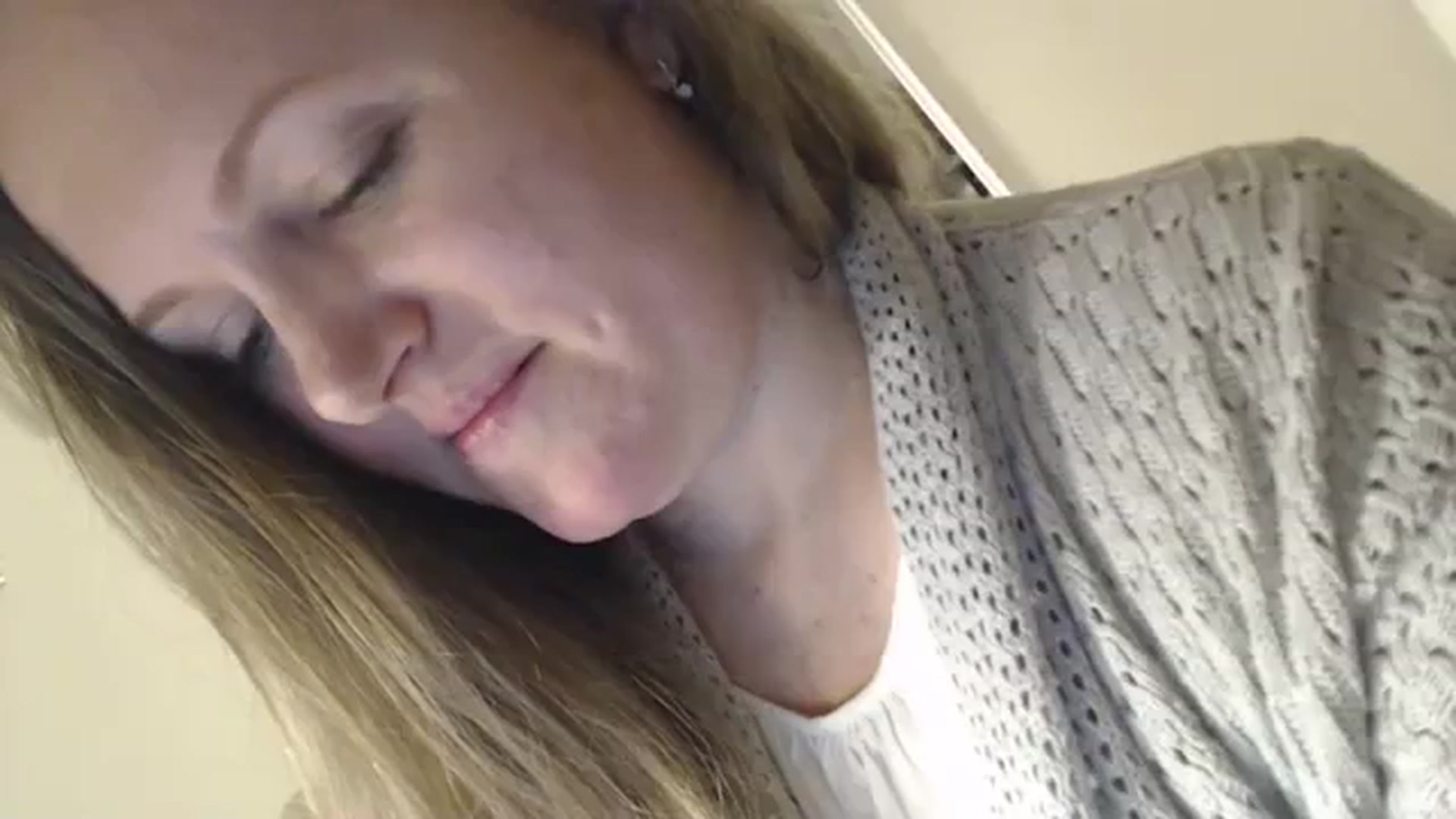 Gallery image thumbnail from JustLily's myfreecams stream on, 03/04/2024, 23:36 image 17 of 20
