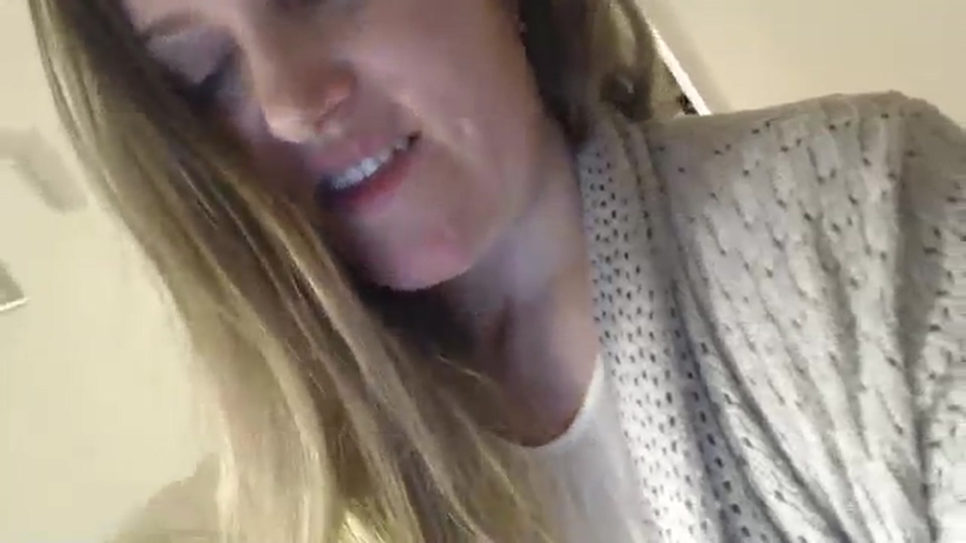 Gallery image thumbnail from JustLily's myfreecams stream on, 03/04/2024, 23:36 image 16 of 20