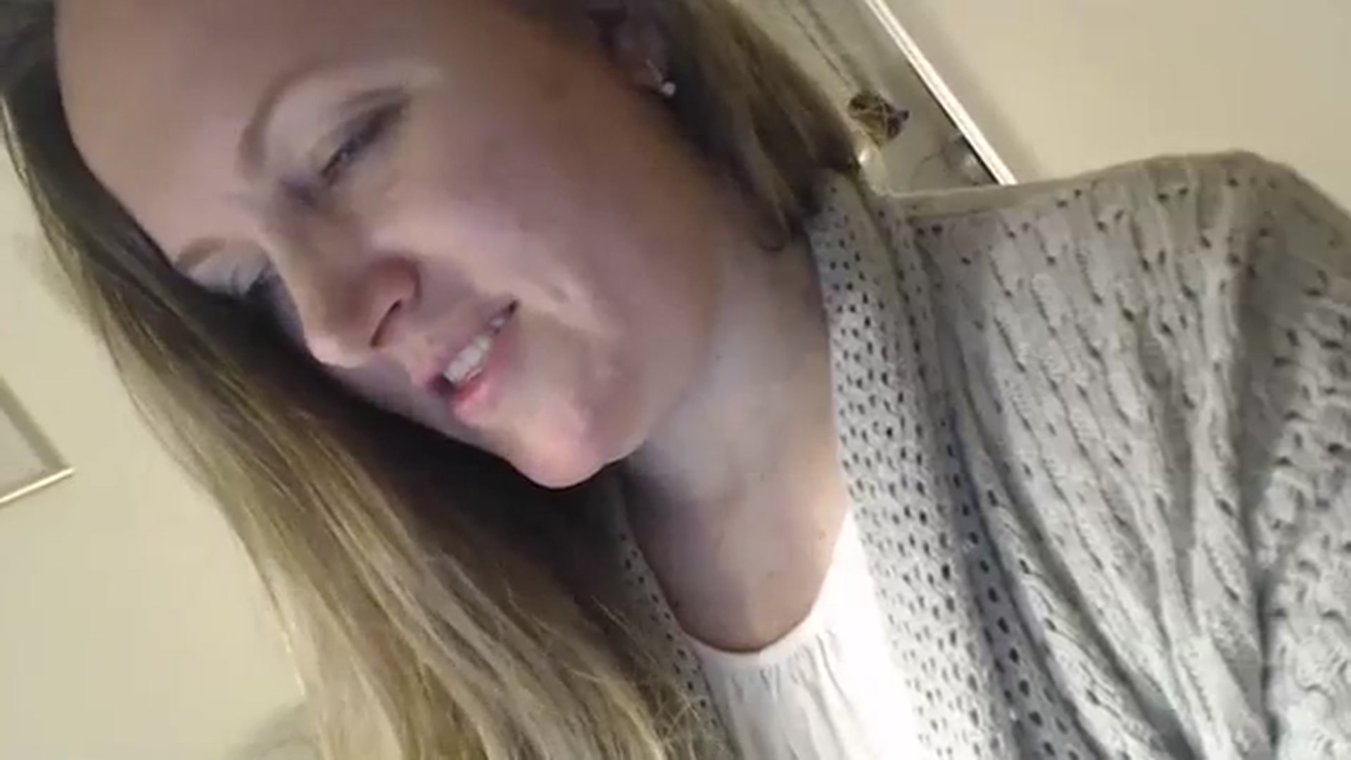 Gallery image thumbnail from JustLily's myfreecams stream on, 03/04/2024, 23:36 image 8 of 20
