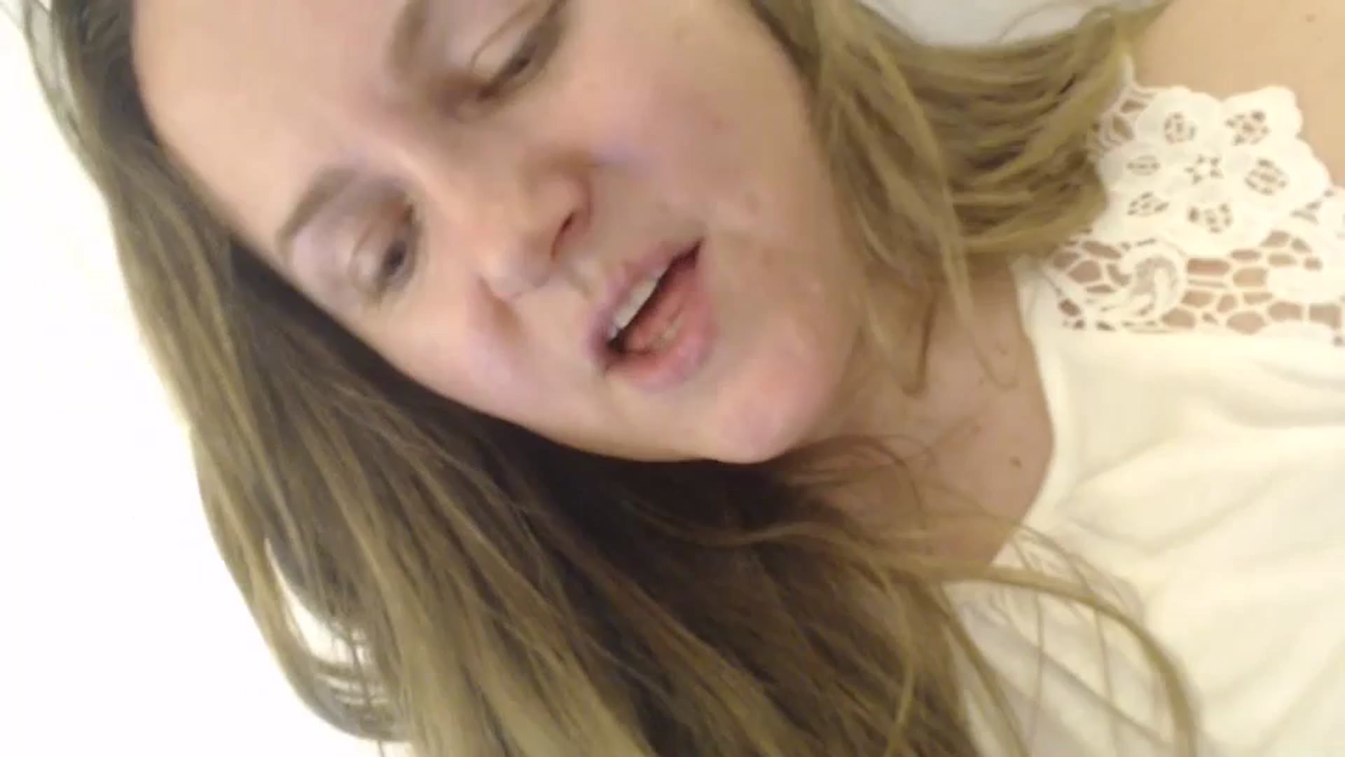 Gallery image thumbnail from JustLily's myfreecams stream on, 03/06/2024, 16:32 image 13 of 20