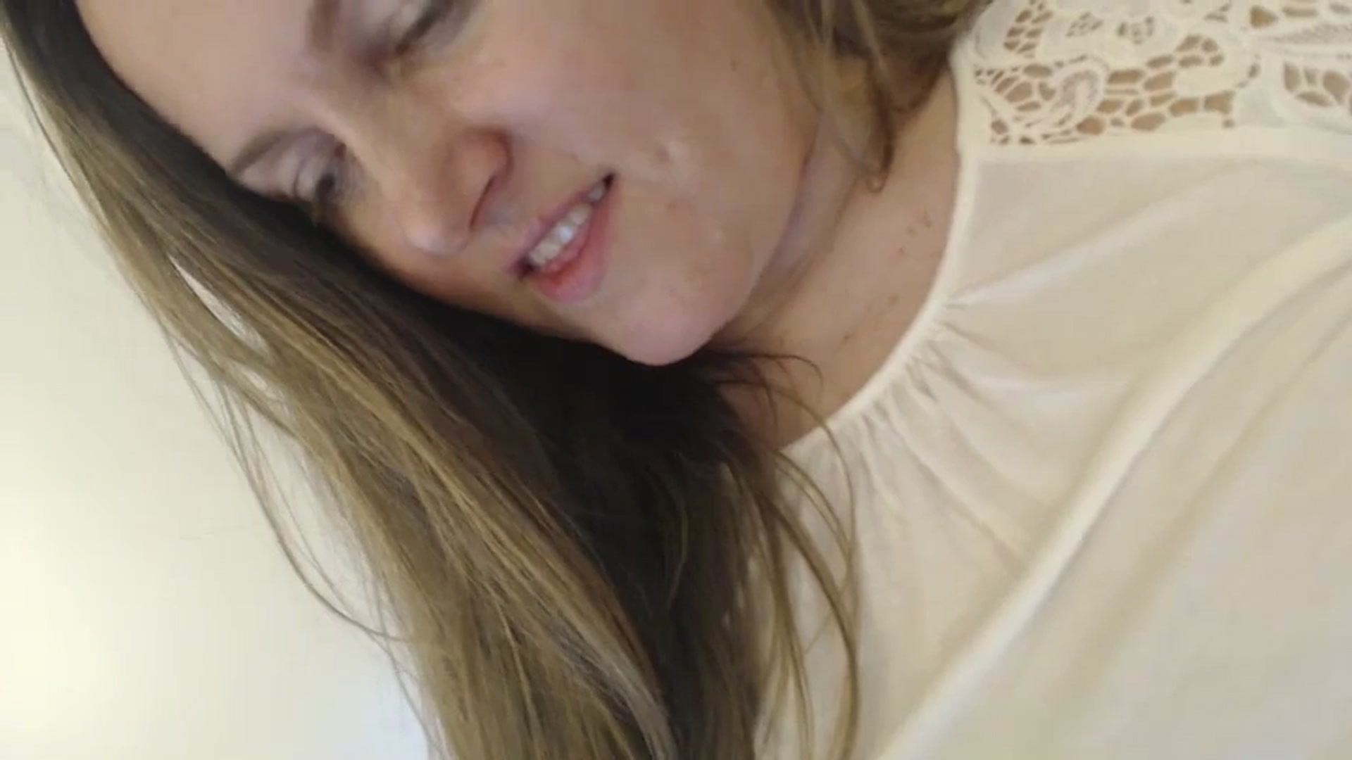 Gallery image thumbnail from JustLily's myfreecams stream on, 03/06/2024, 16:32 image 8 of 20