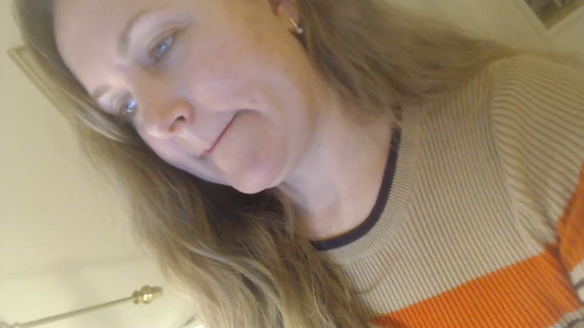 Gallery image thumbnail from JustLily's myfreecams stream on, 03/06/2024, 22:10 image 16 of 20