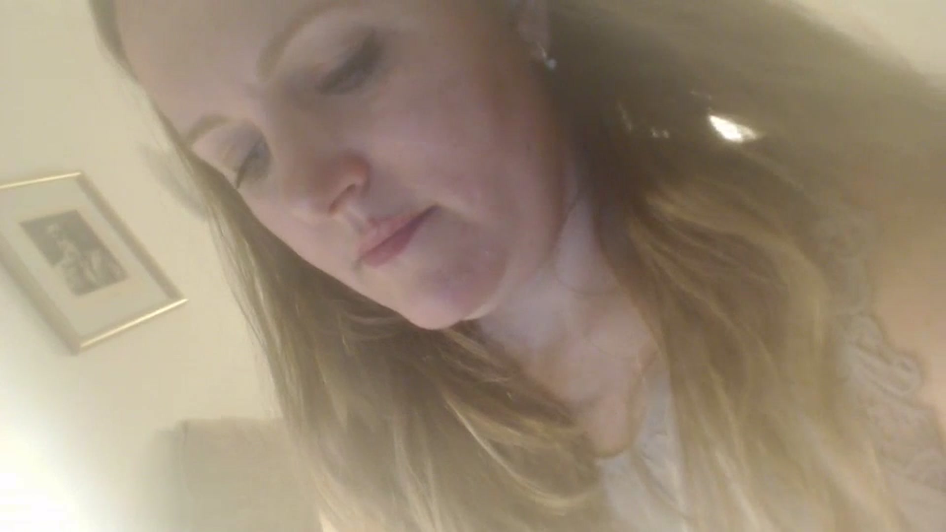 Gallery image thumbnail from JustLily's myfreecams stream on, 03/09/2024, 24:10 image 18 of 20