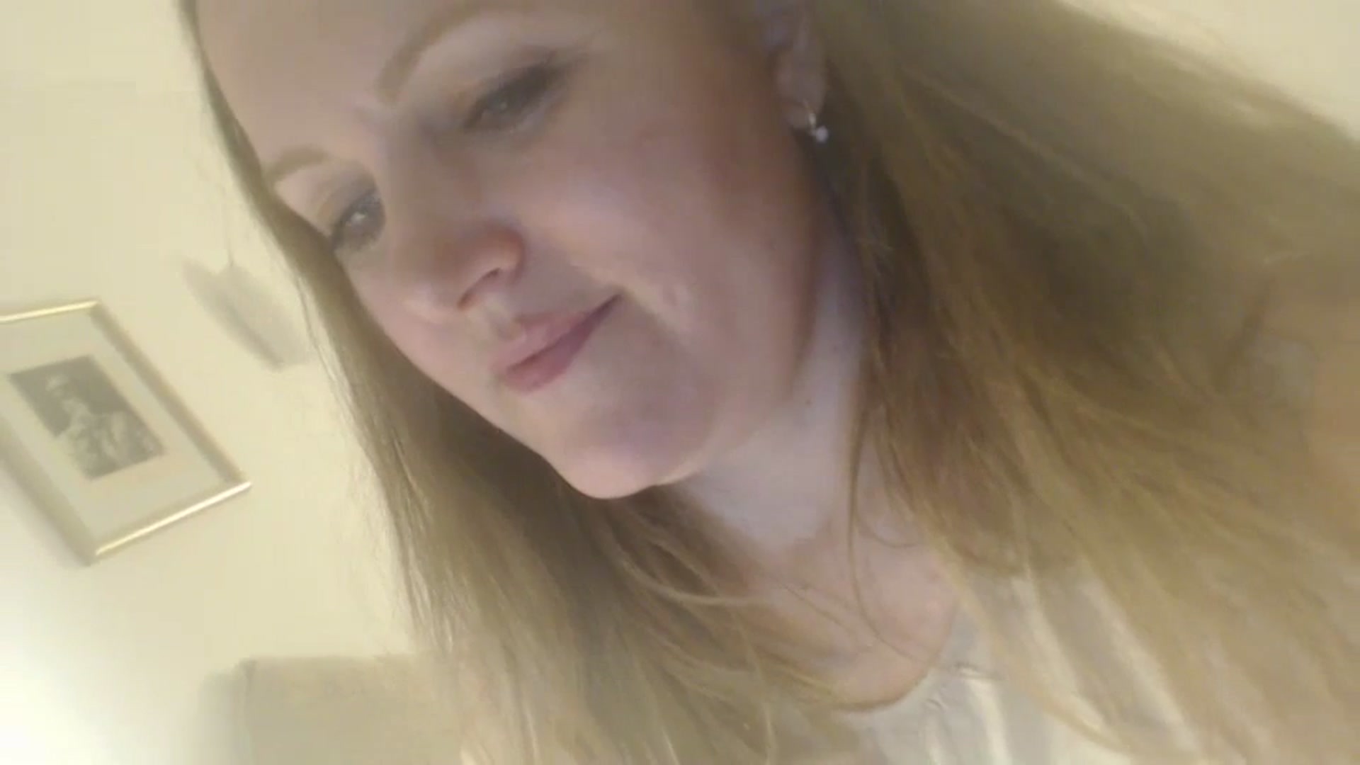 Gallery image thumbnail from JustLily's myfreecams stream on, 03/09/2024, 24:10 image 3 of 20
