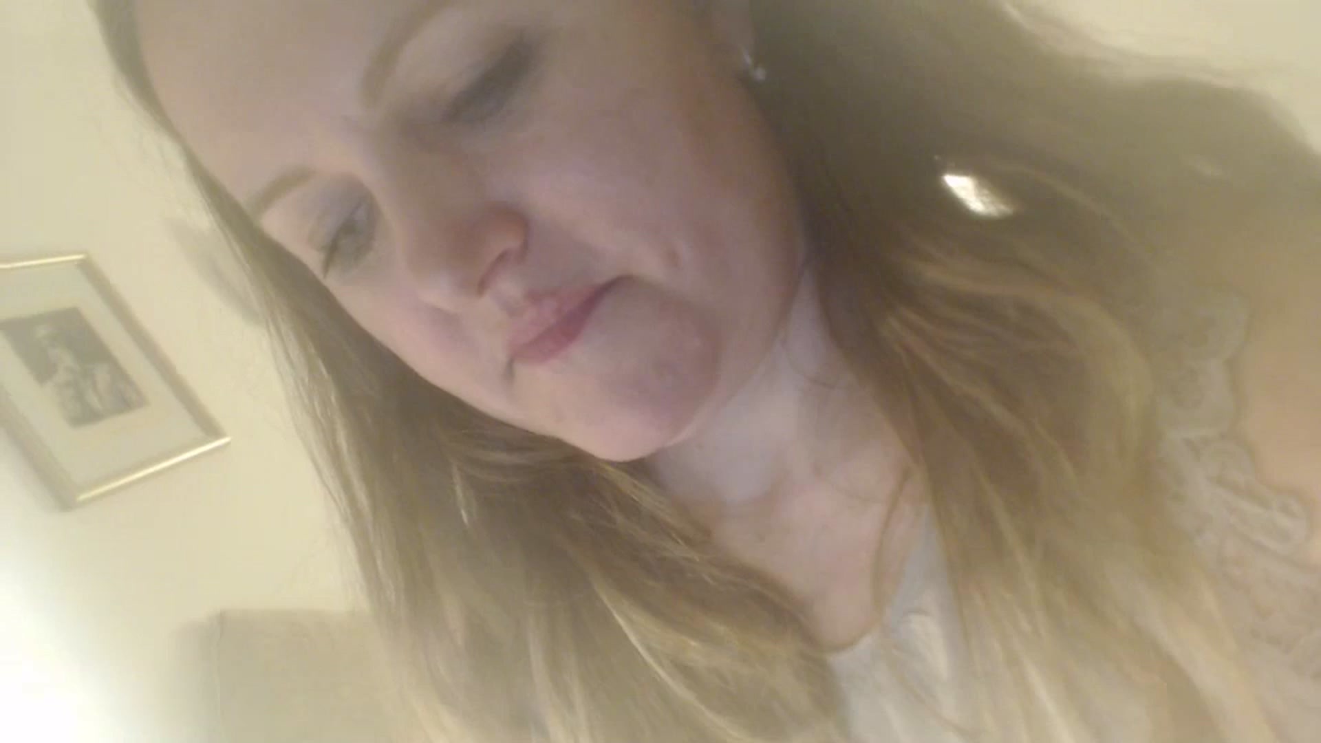 Gallery image thumbnail from JustLily's myfreecams stream on, 03/09/2024, 24:10 image 17 of 20