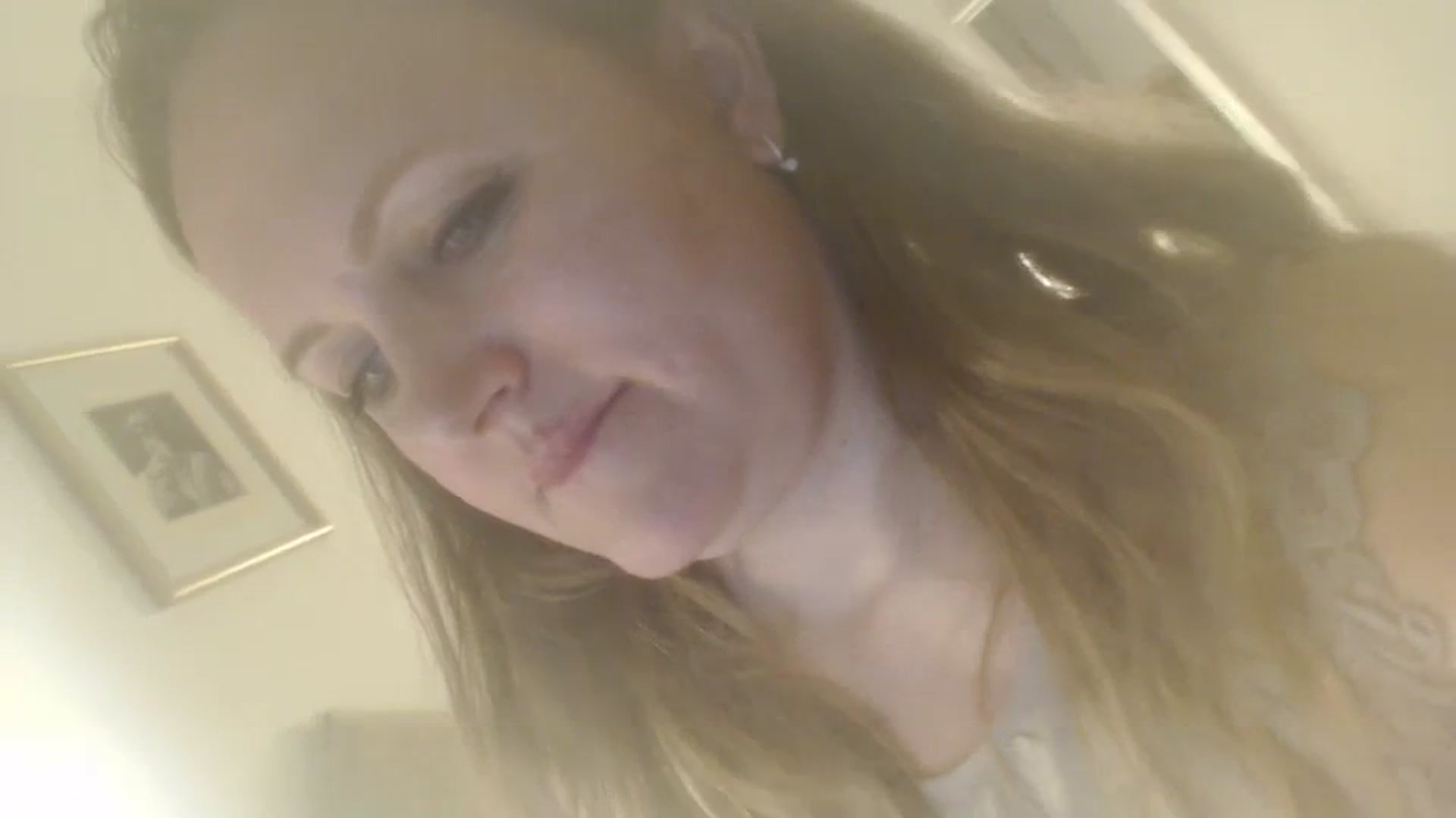 Gallery image thumbnail from JustLily's myfreecams stream on, 03/09/2024, 24:10 image 13 of 20
