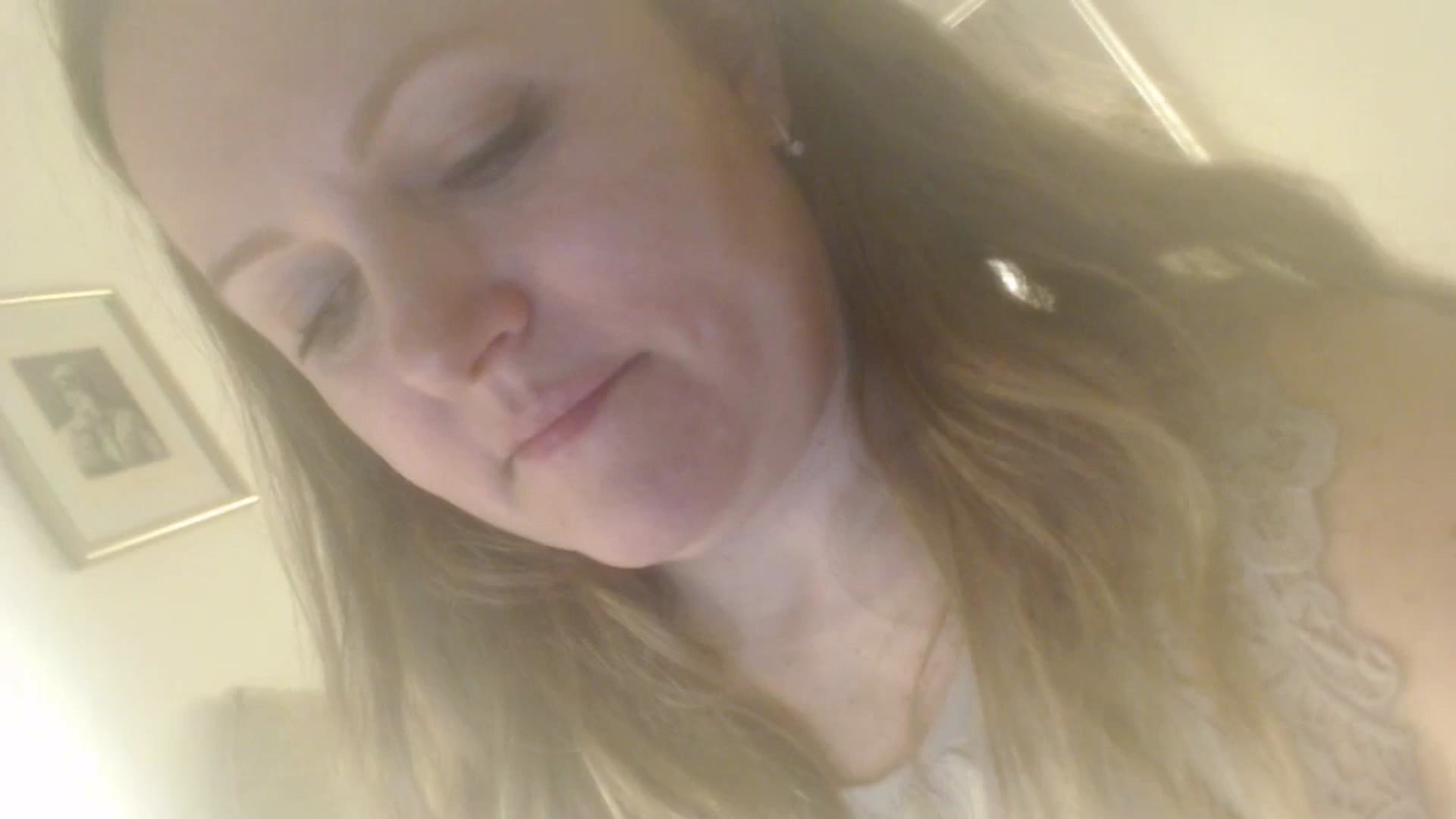 Gallery image thumbnail from JustLily's myfreecams stream on, 03/09/2024, 24:10 image 15 of 20