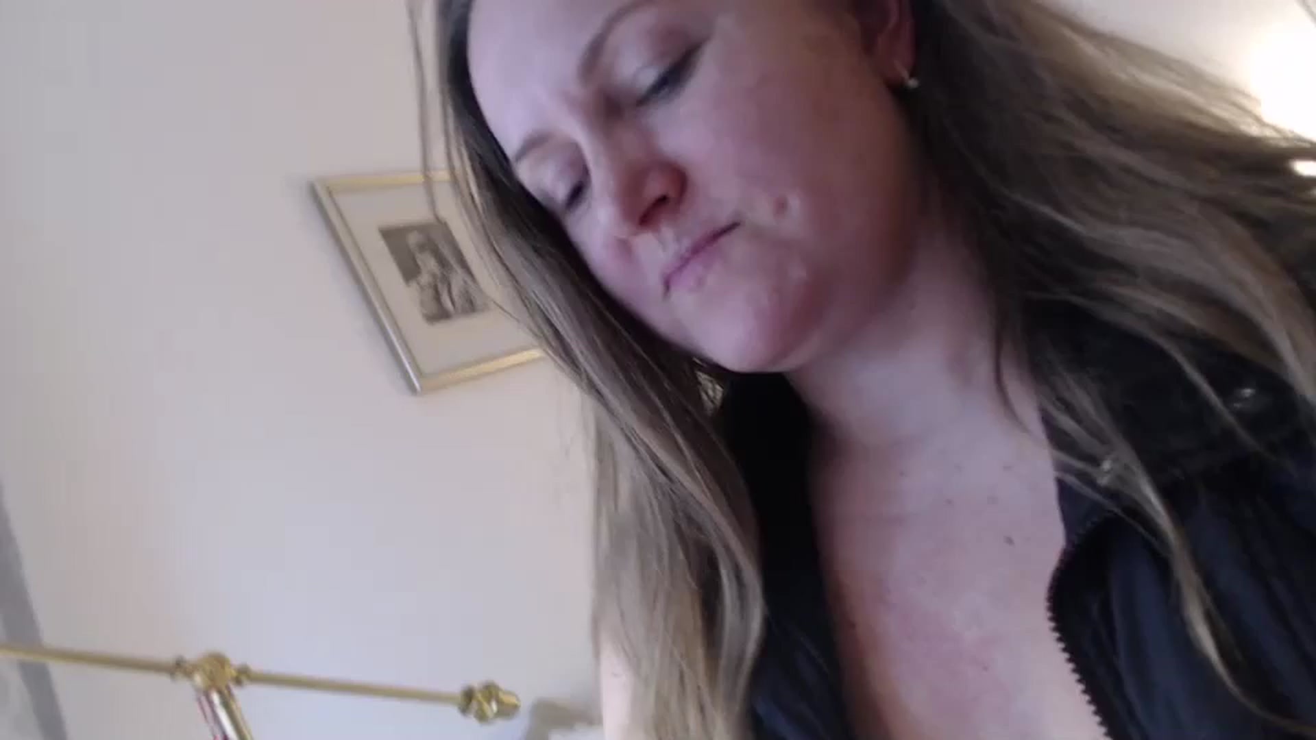 Gallery image thumbnail from JustLily's myfreecams stream on, 03/11/2024, 12:47 image 7 of 20